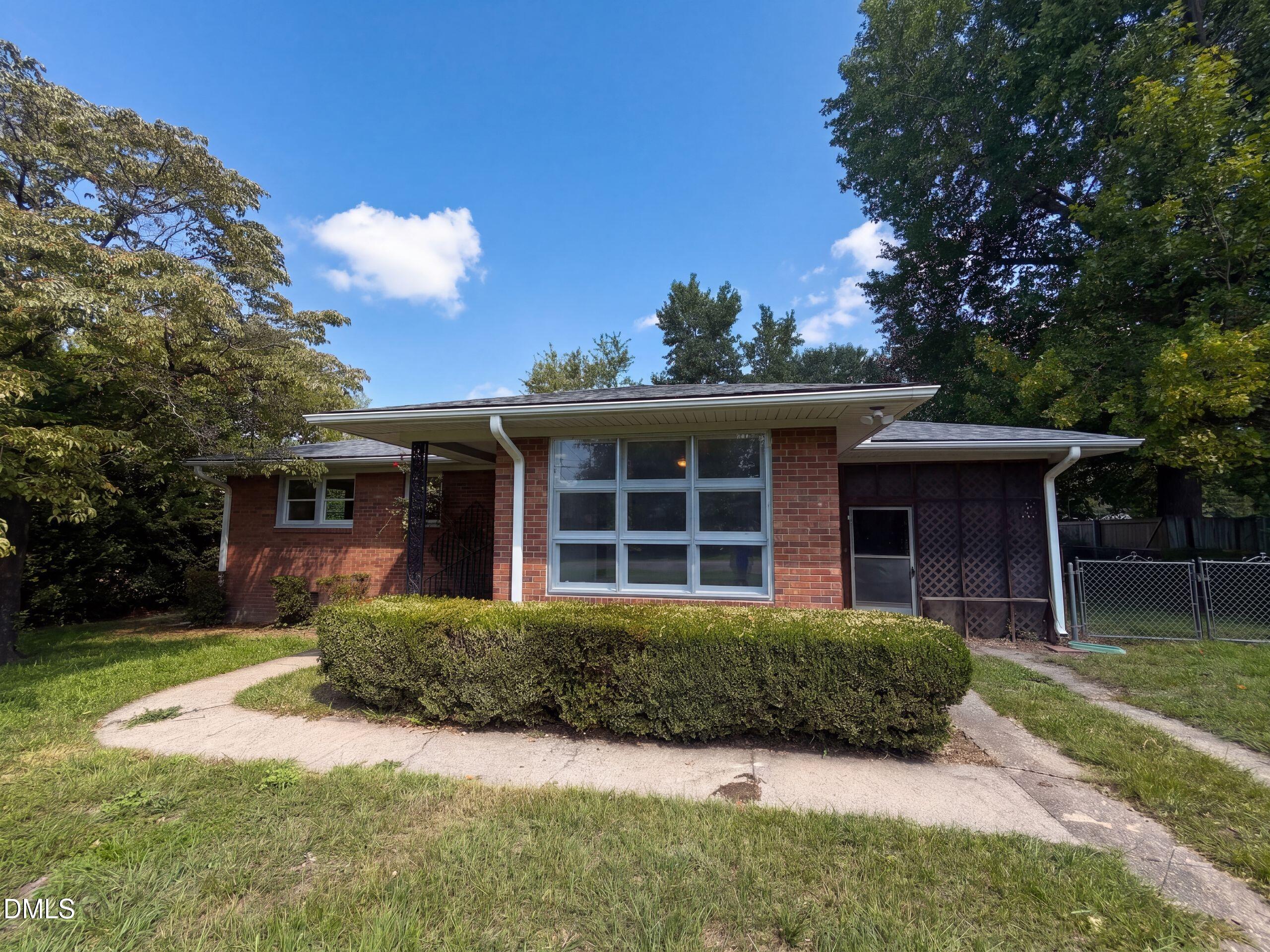 5206 N Sumac Circle Property Photo 1
