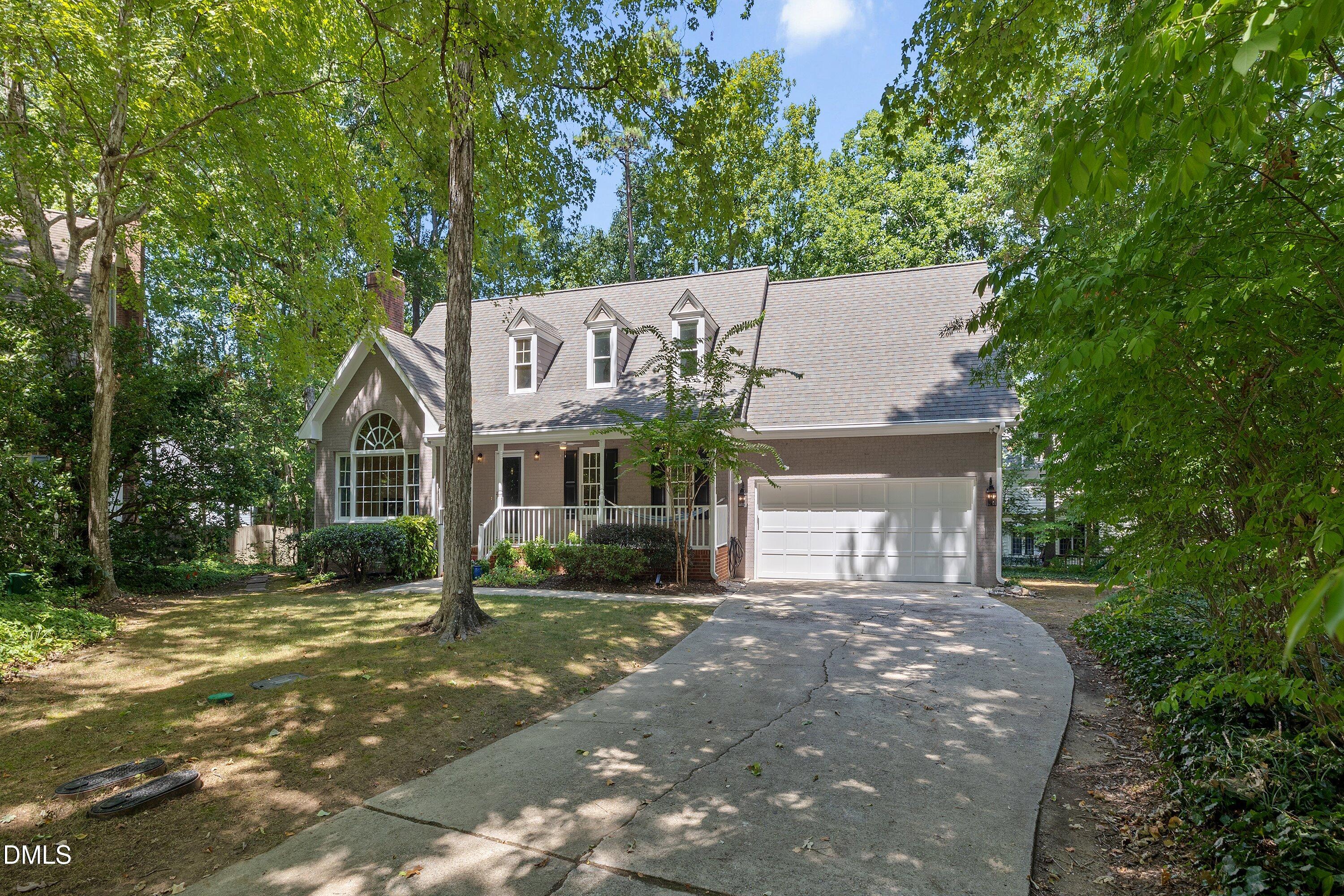1006 Oakwell Court Property Photo 3