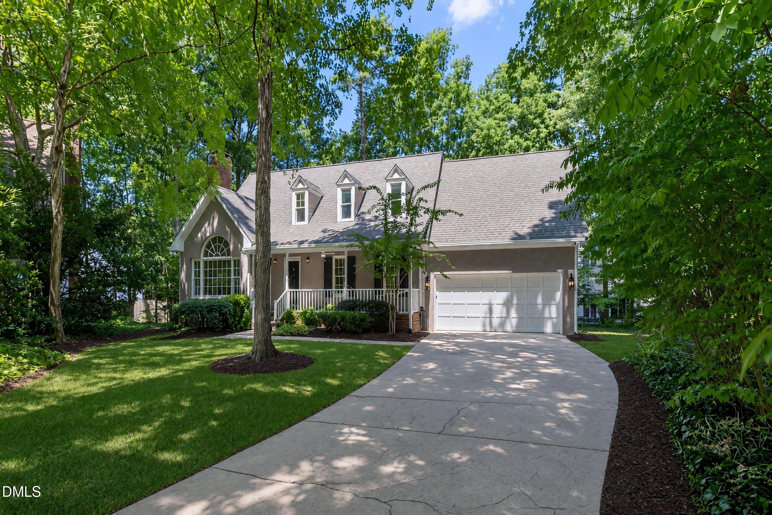1006 Oakwell Court Property Photo 4