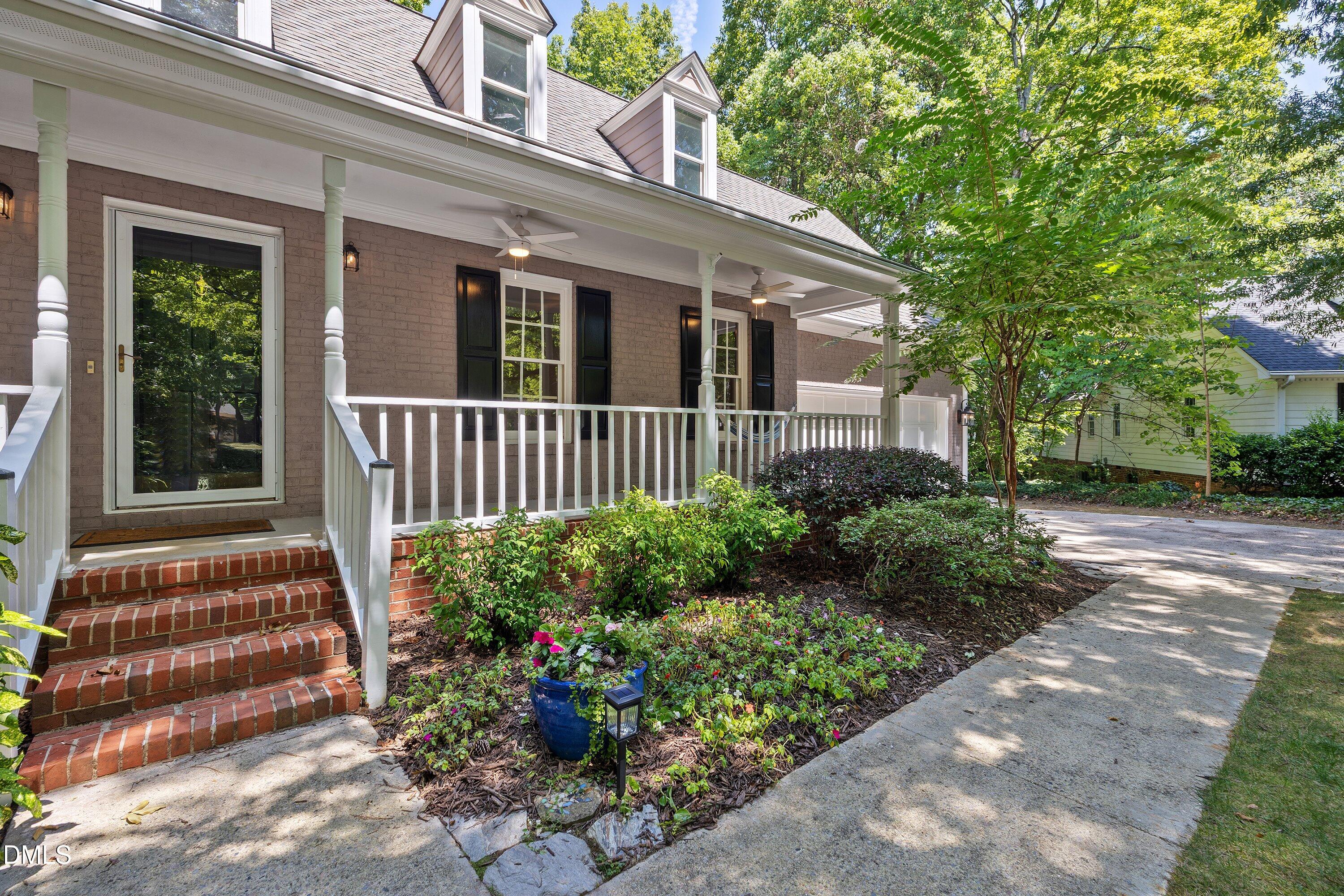 1006 Oakwell Court Property Photo 7