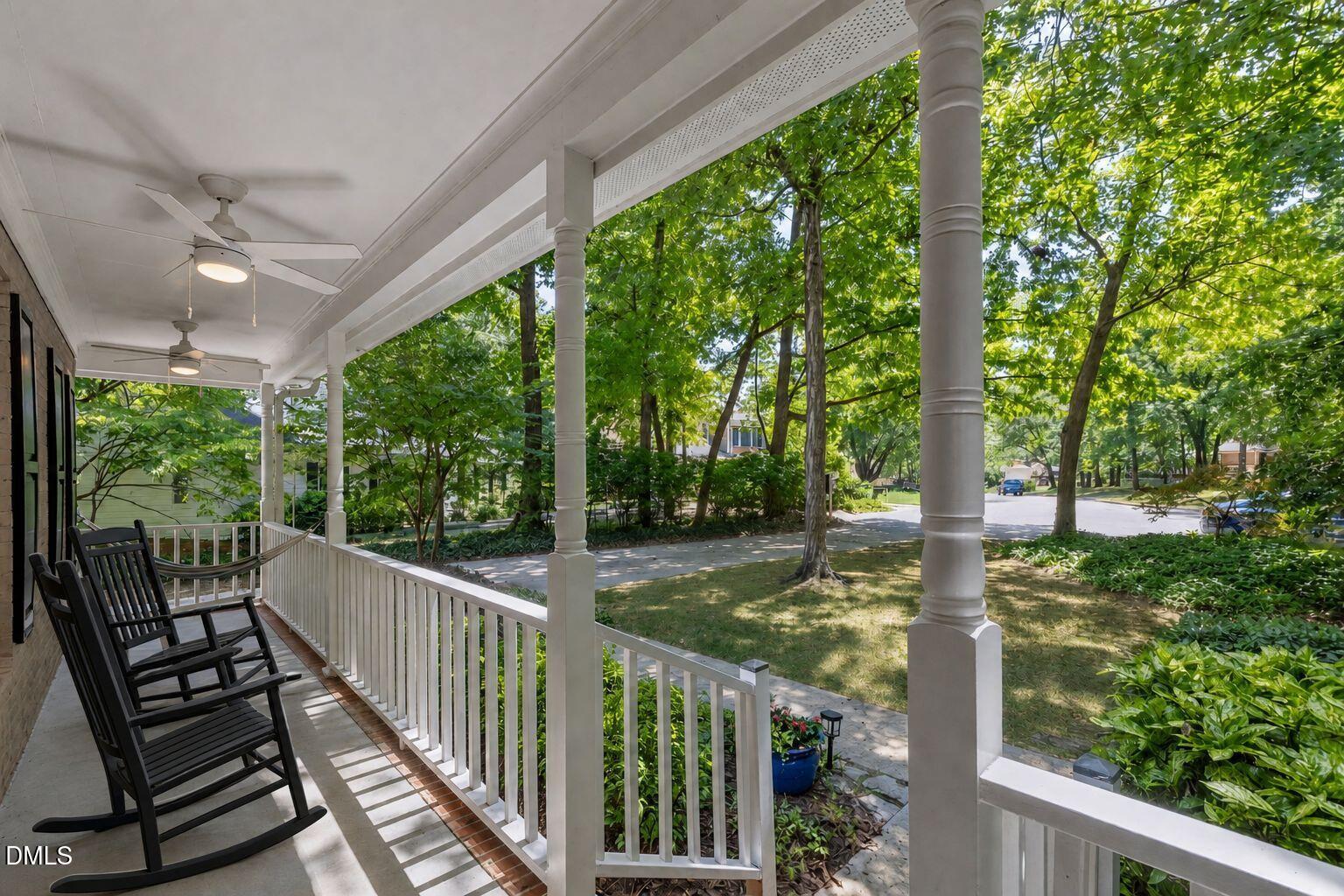 1006 Oakwell Court Property Photo 9