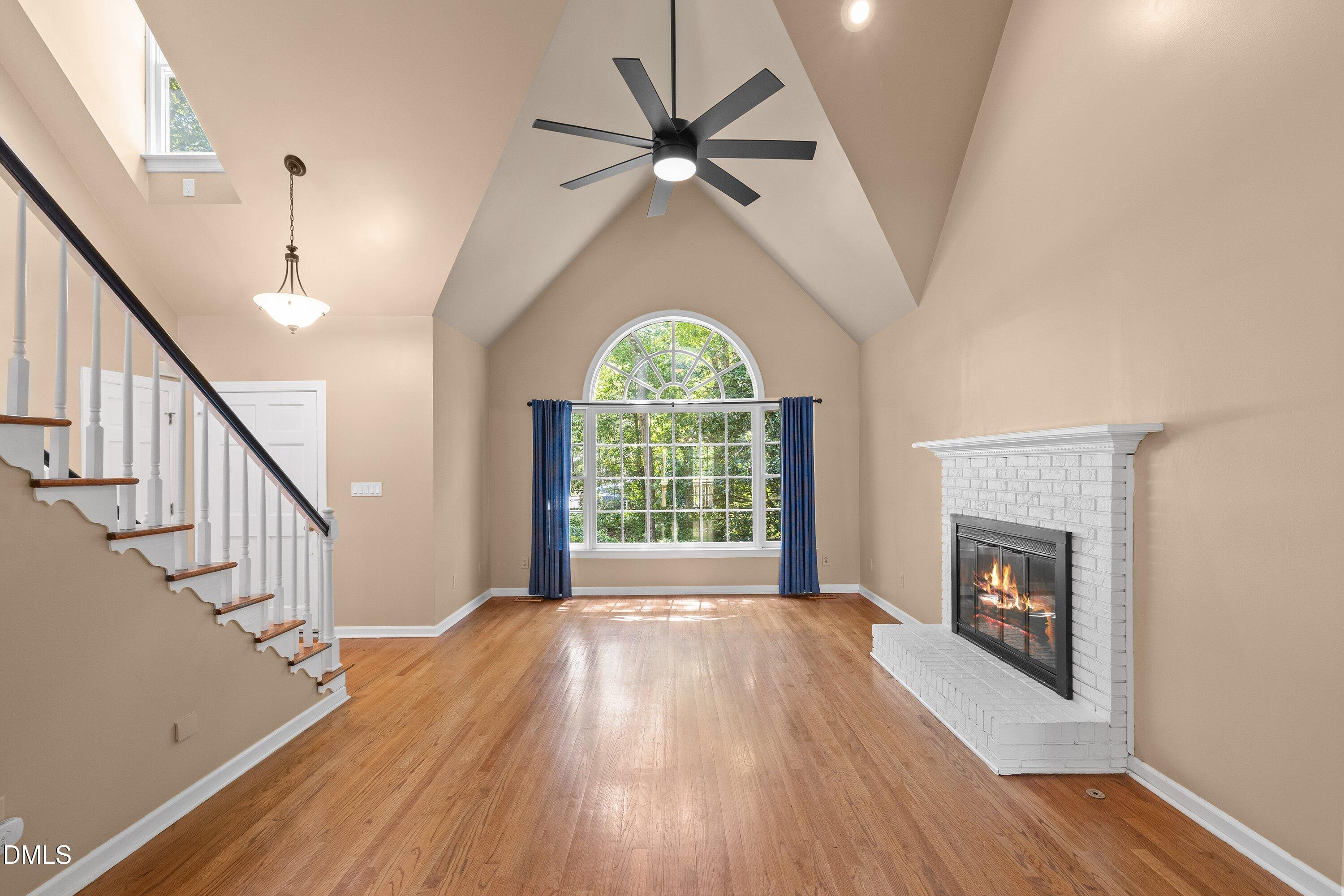 1006 Oakwell Court Property Photo 11