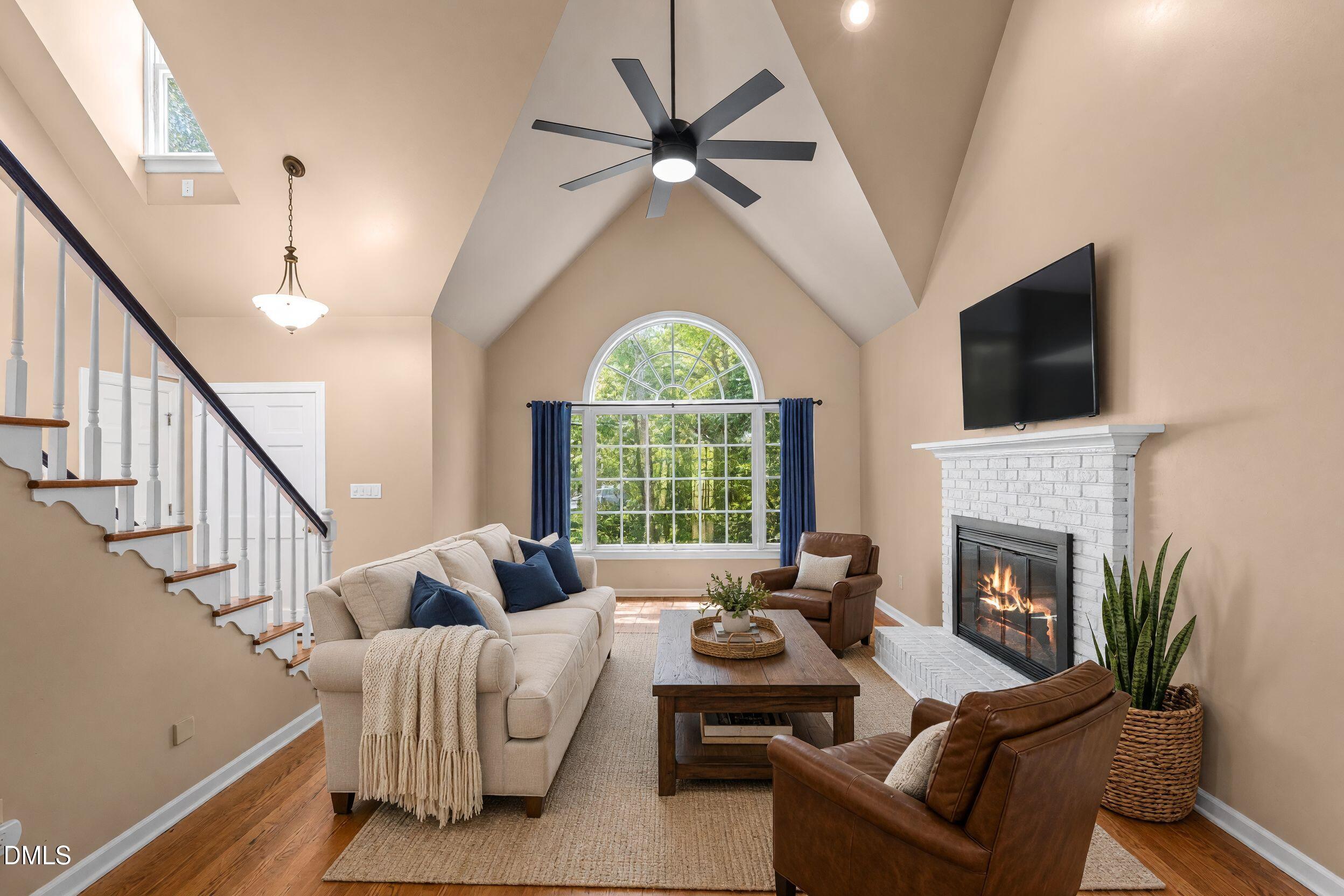 1006 Oakwell Court Property Photo 12