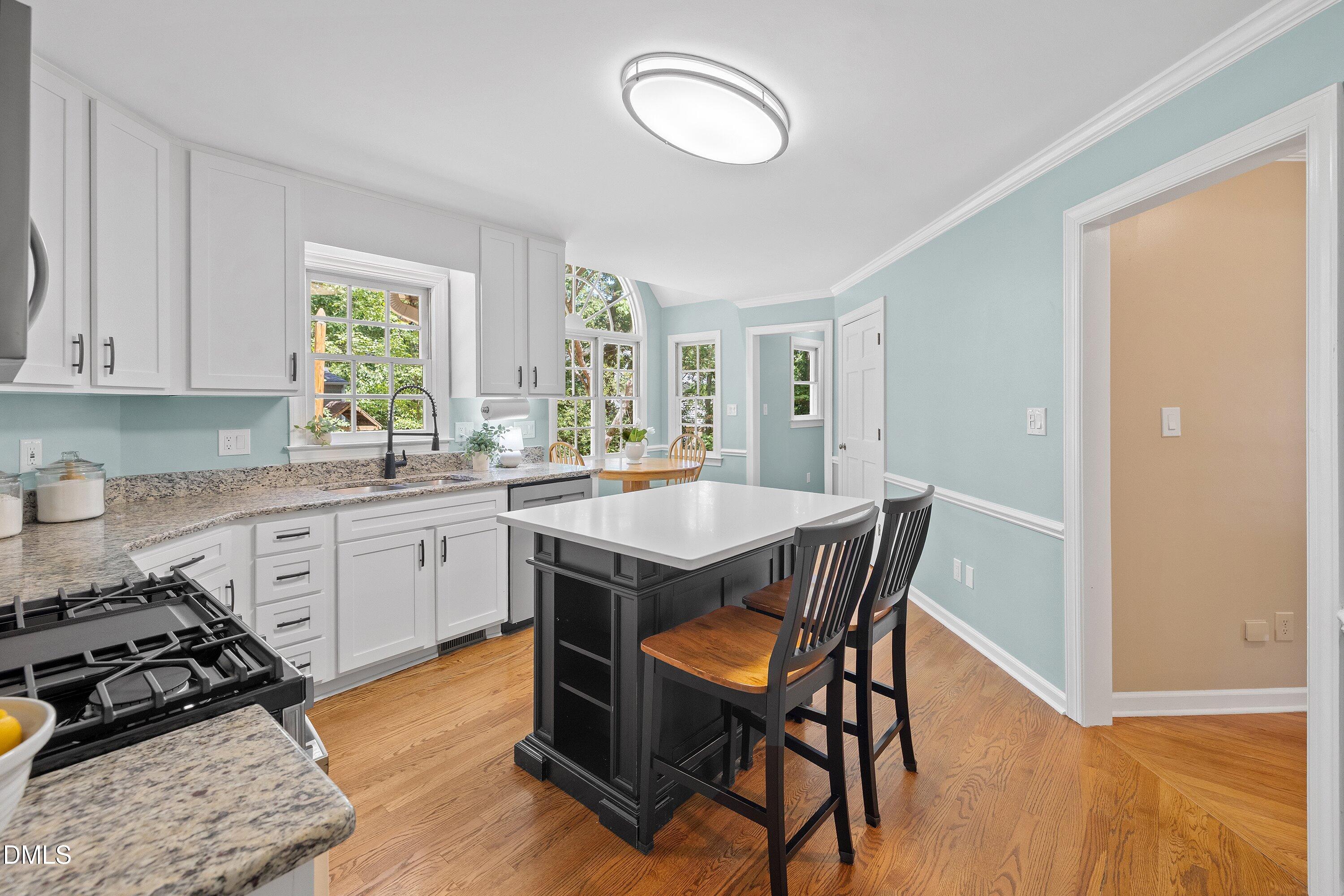 1006 Oakwell Court Property Photo 16