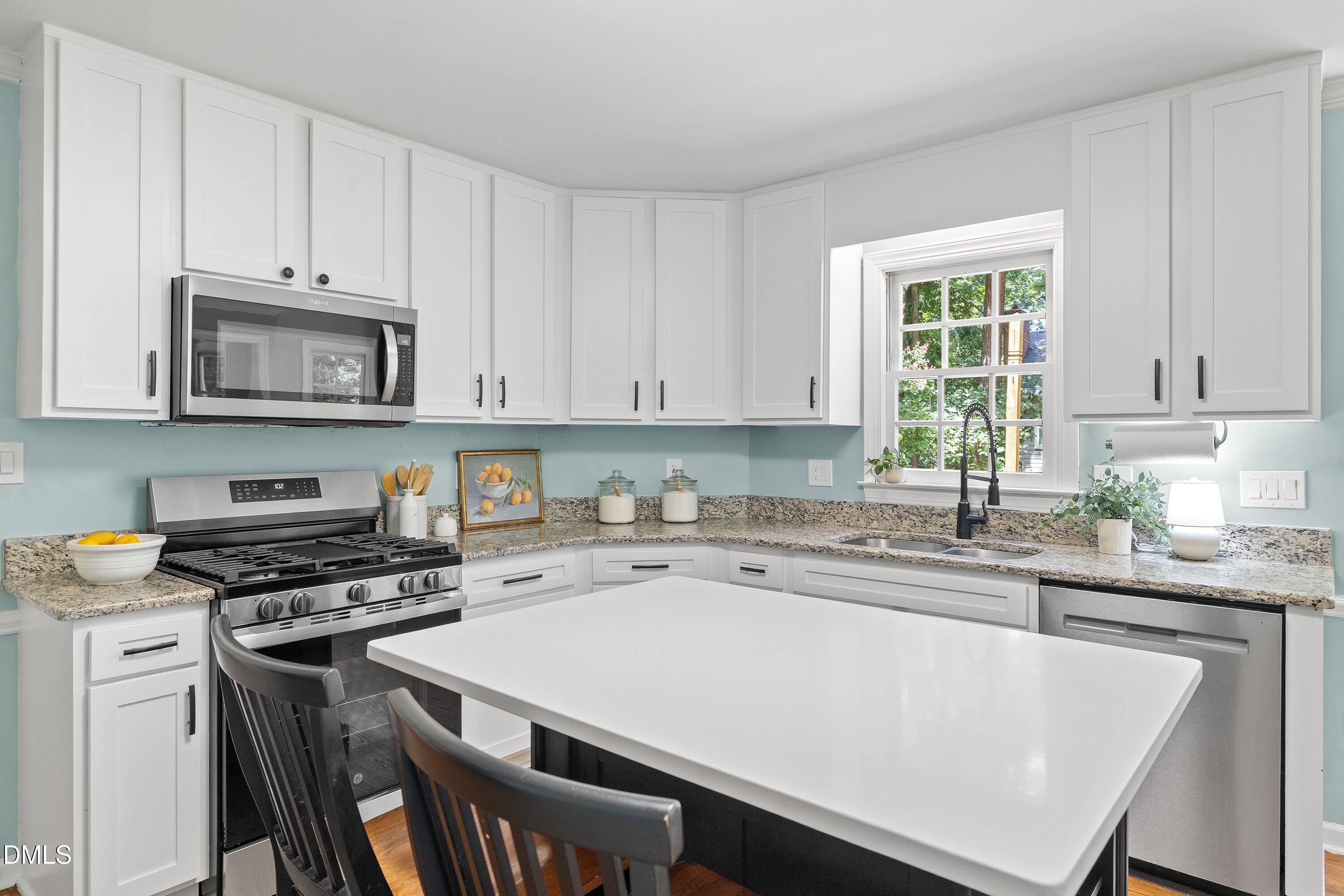 1006 Oakwell Court Property Photo 19