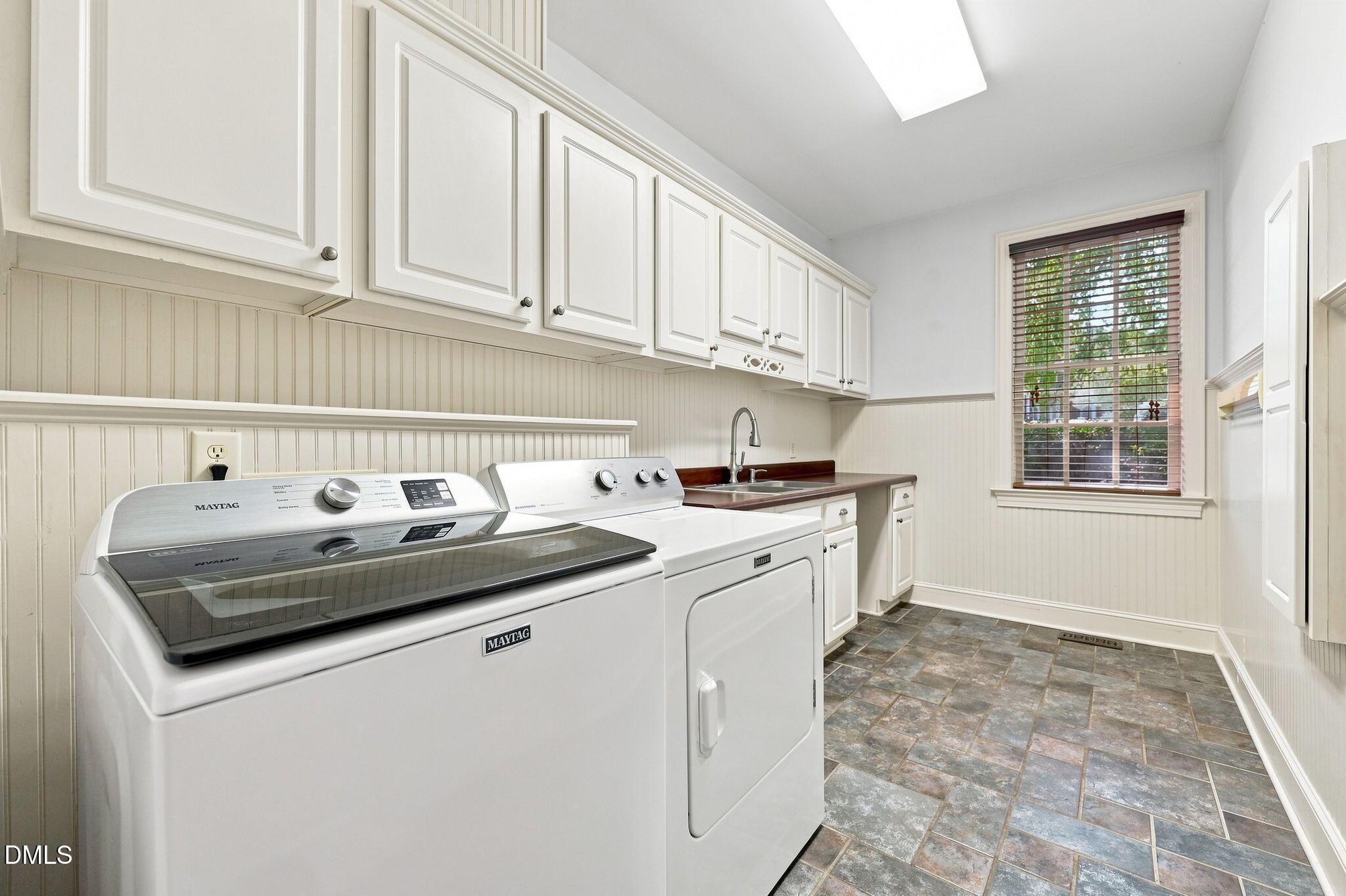 8125 Rosiere Drive Property Photo 27