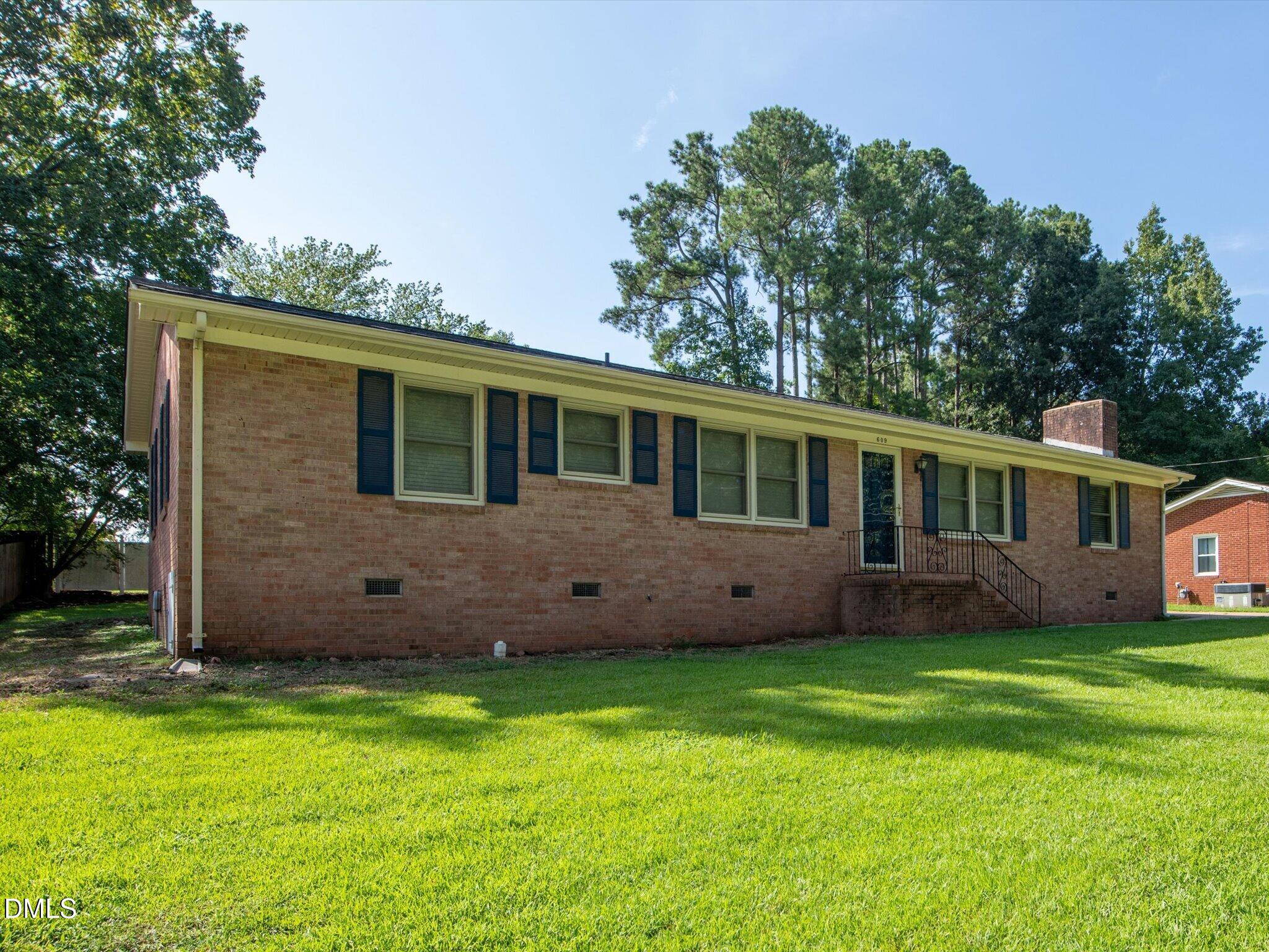 609 Page Street Property Photo 2