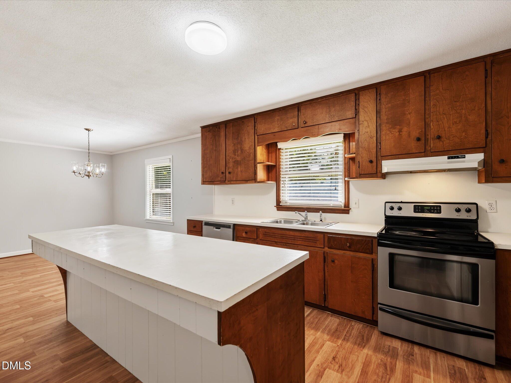 609 Page Street Property Photo 4