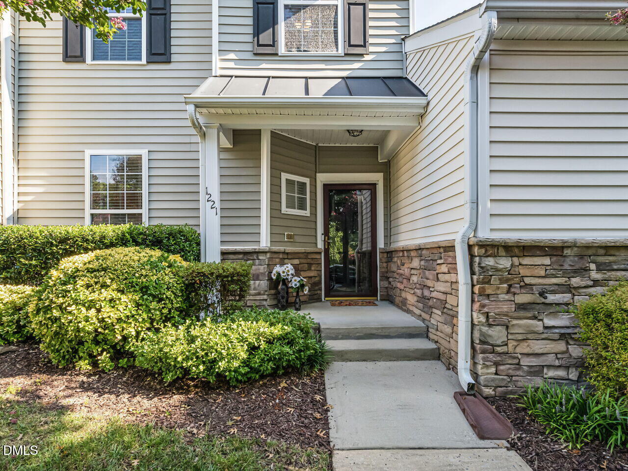 1221 Maroon Drive Property Photo 1