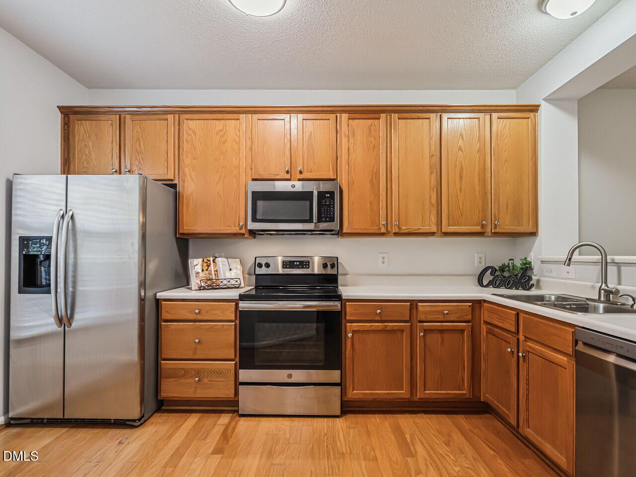 1221 Maroon Drive Property Photo 3