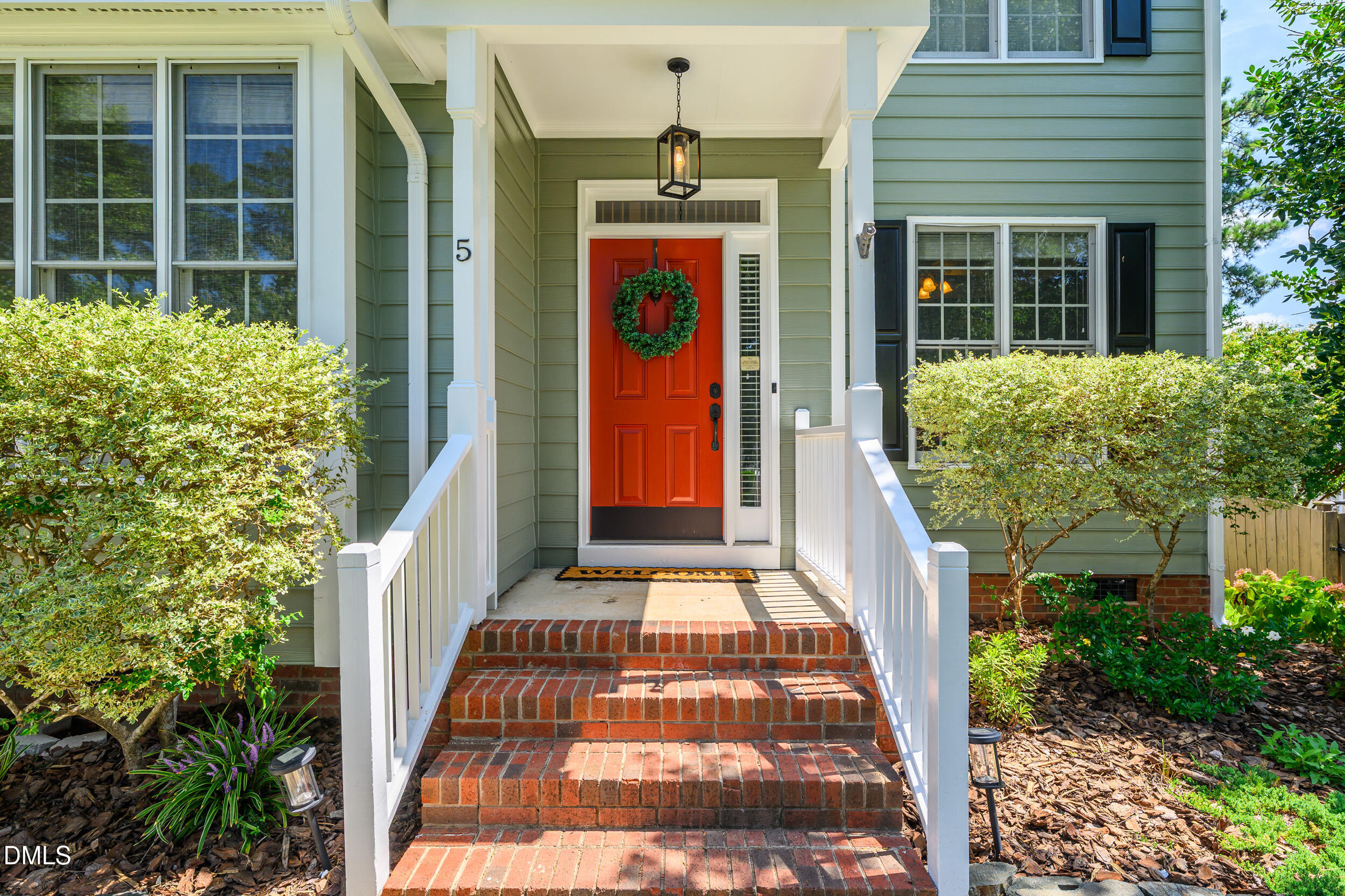 5 Silverwood Court Property Photo 2