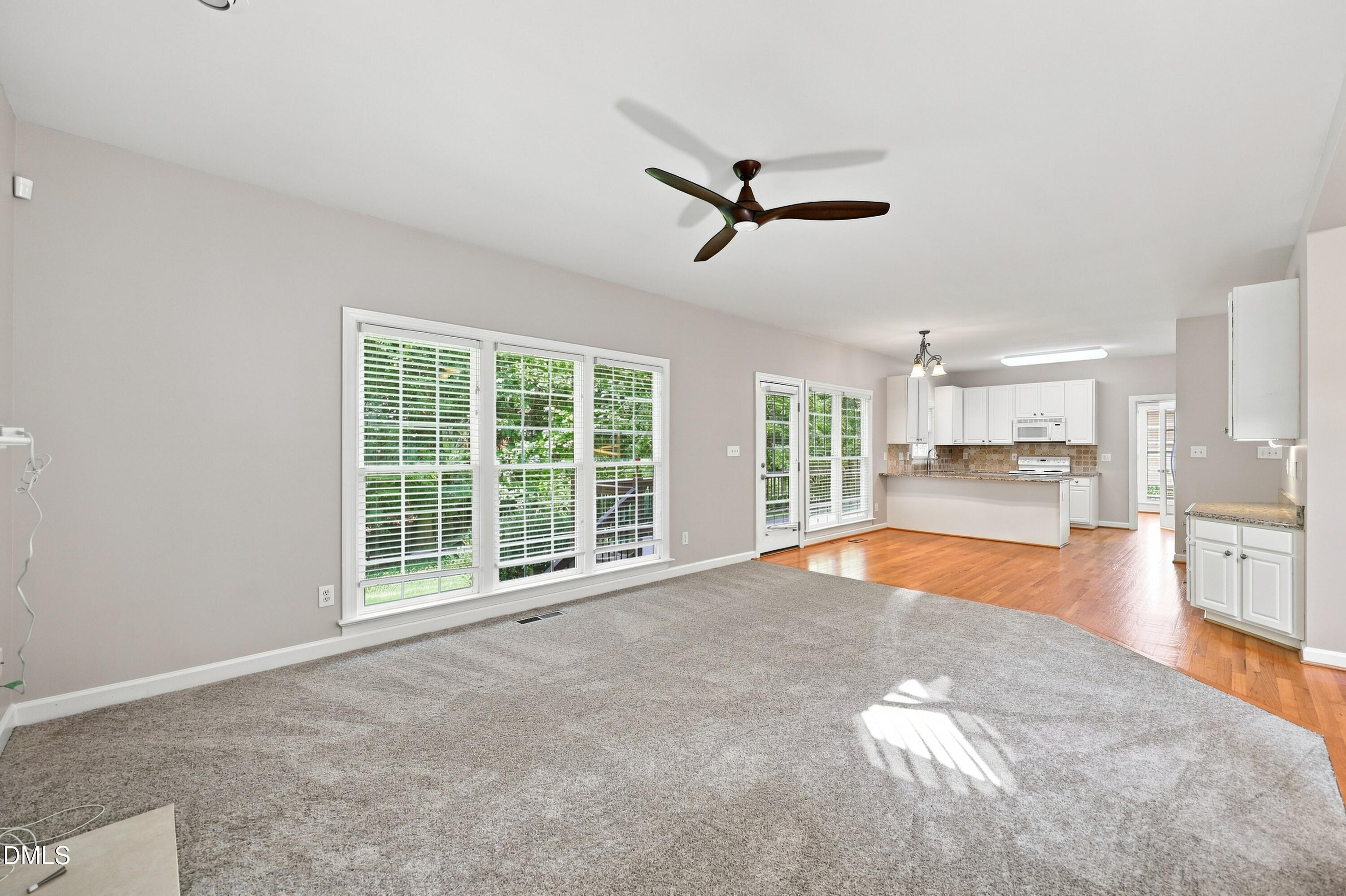 1312 Loghouse Street Property Photo 10