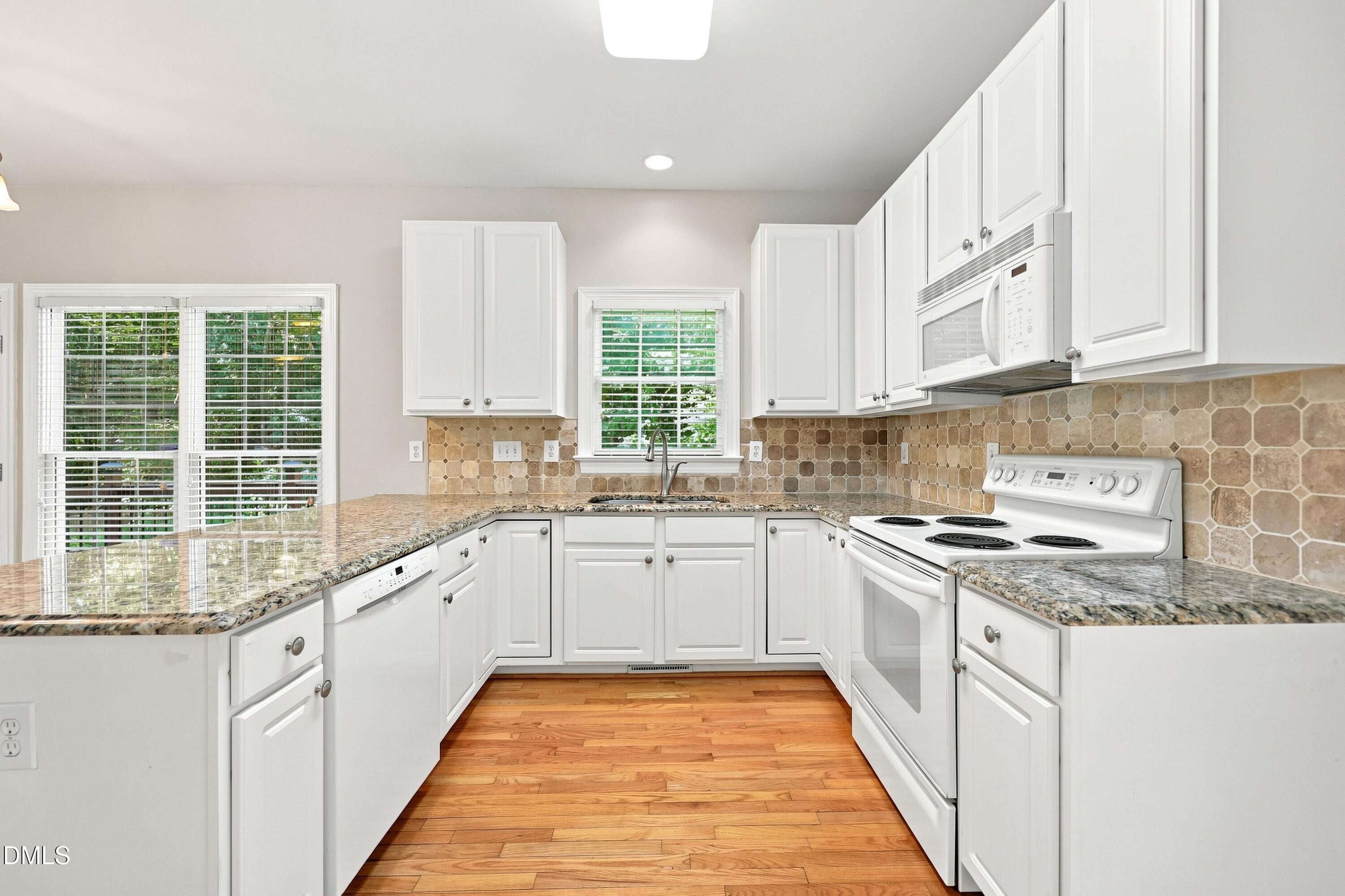 1312 Loghouse Street Property Photo 12