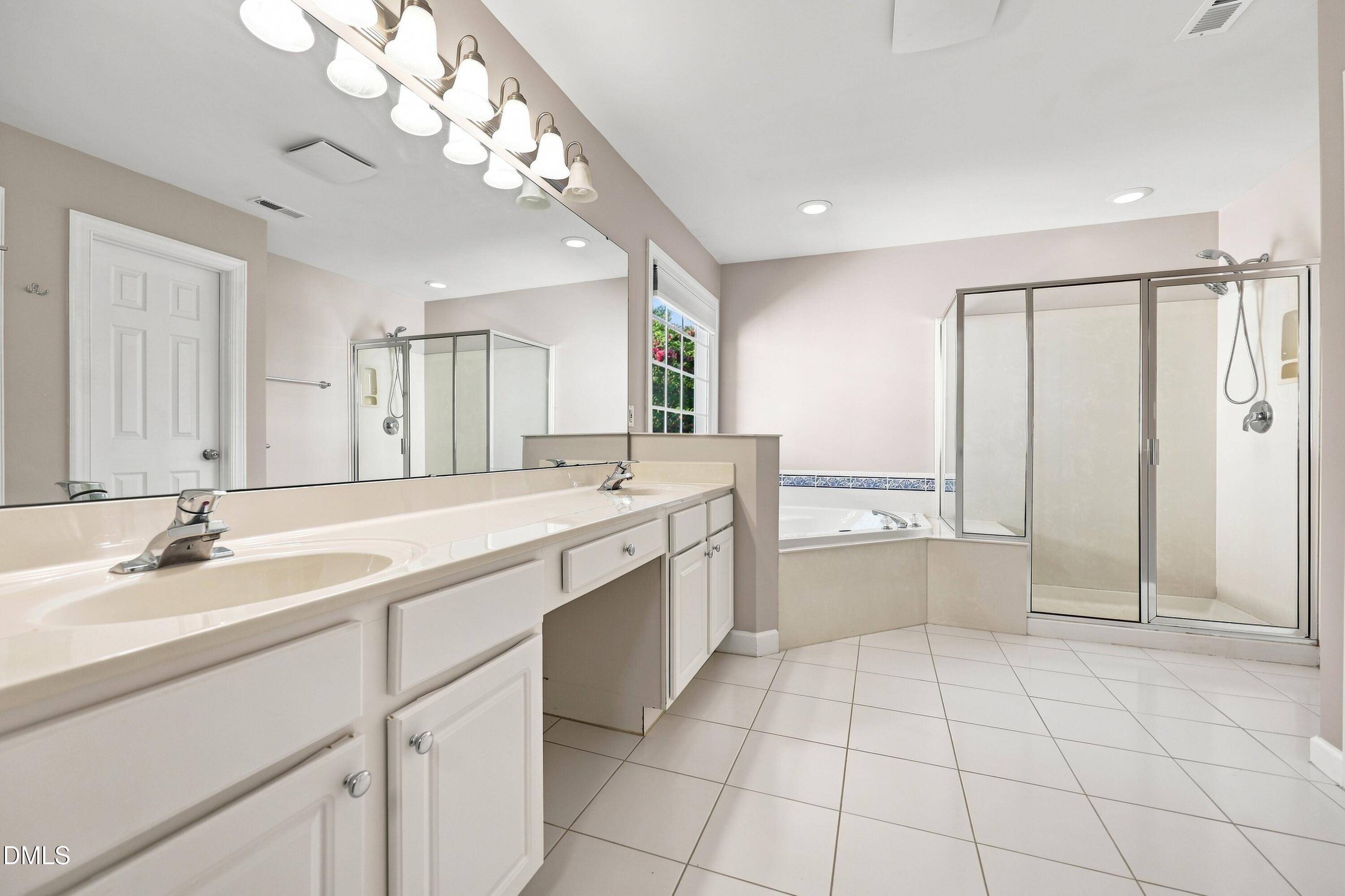 1312 Loghouse Street Property Photo 25
