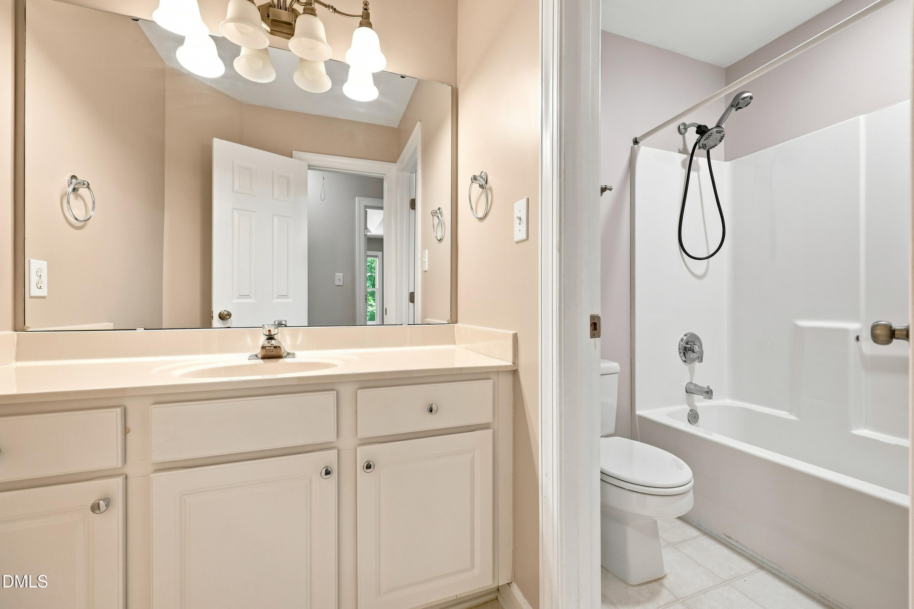 1312 Loghouse Street Property Photo 27