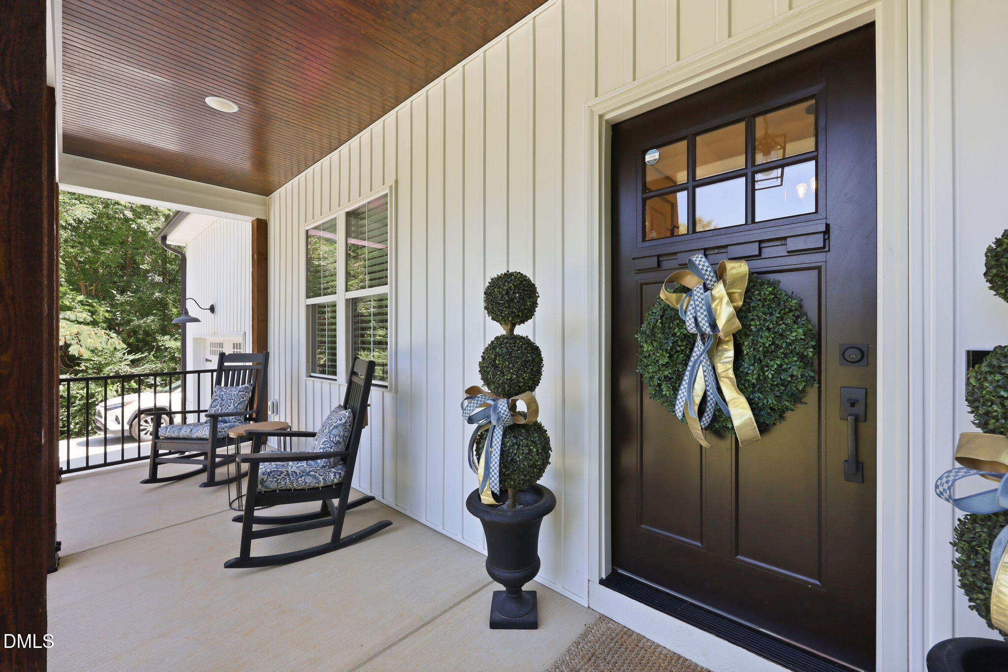 552 N Orange Street Property Photo 3
