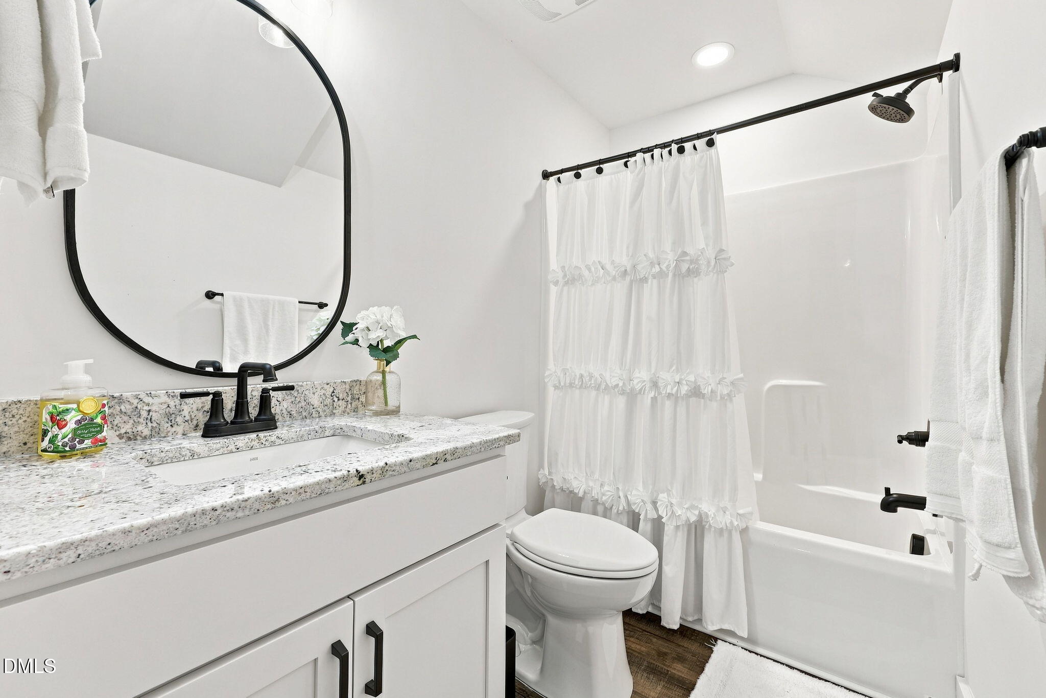552 N Orange Street Property Photo 34