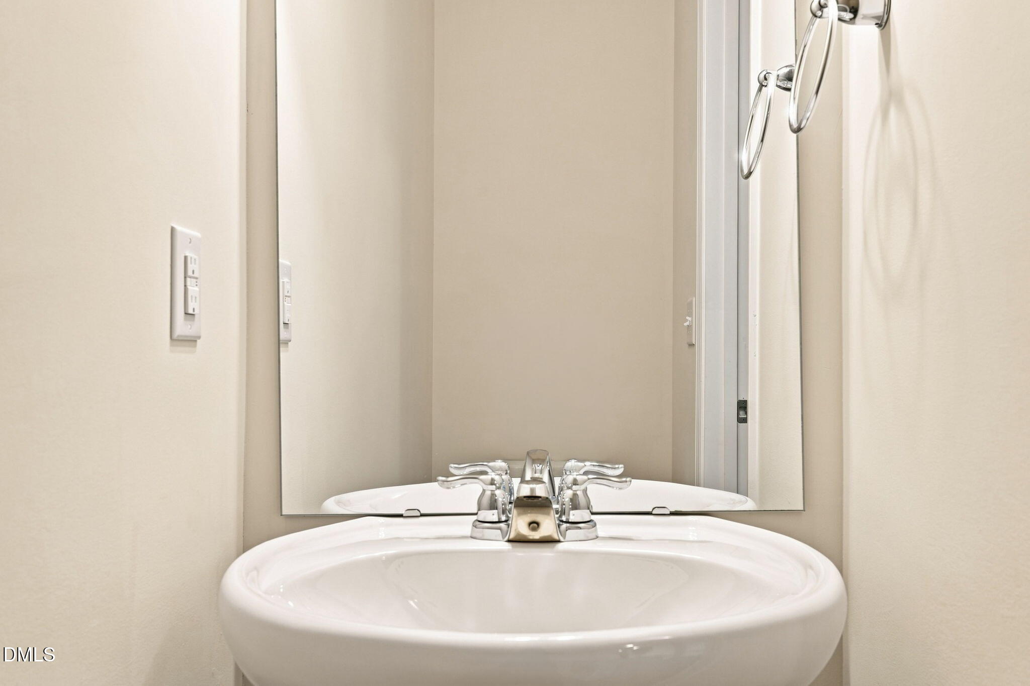 1025 Felman Road Property Photo 8