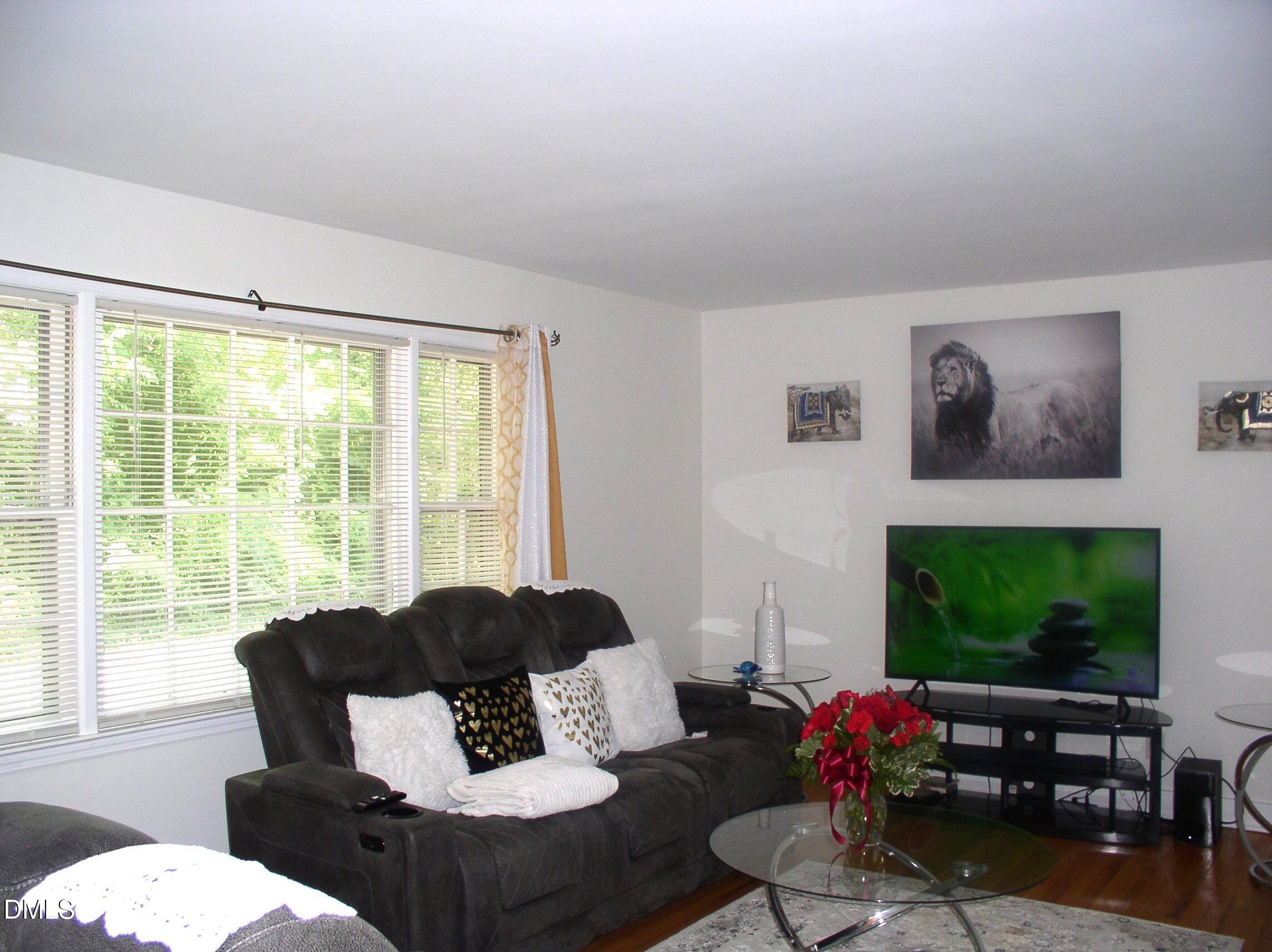229 Perry Street Property Photo 3