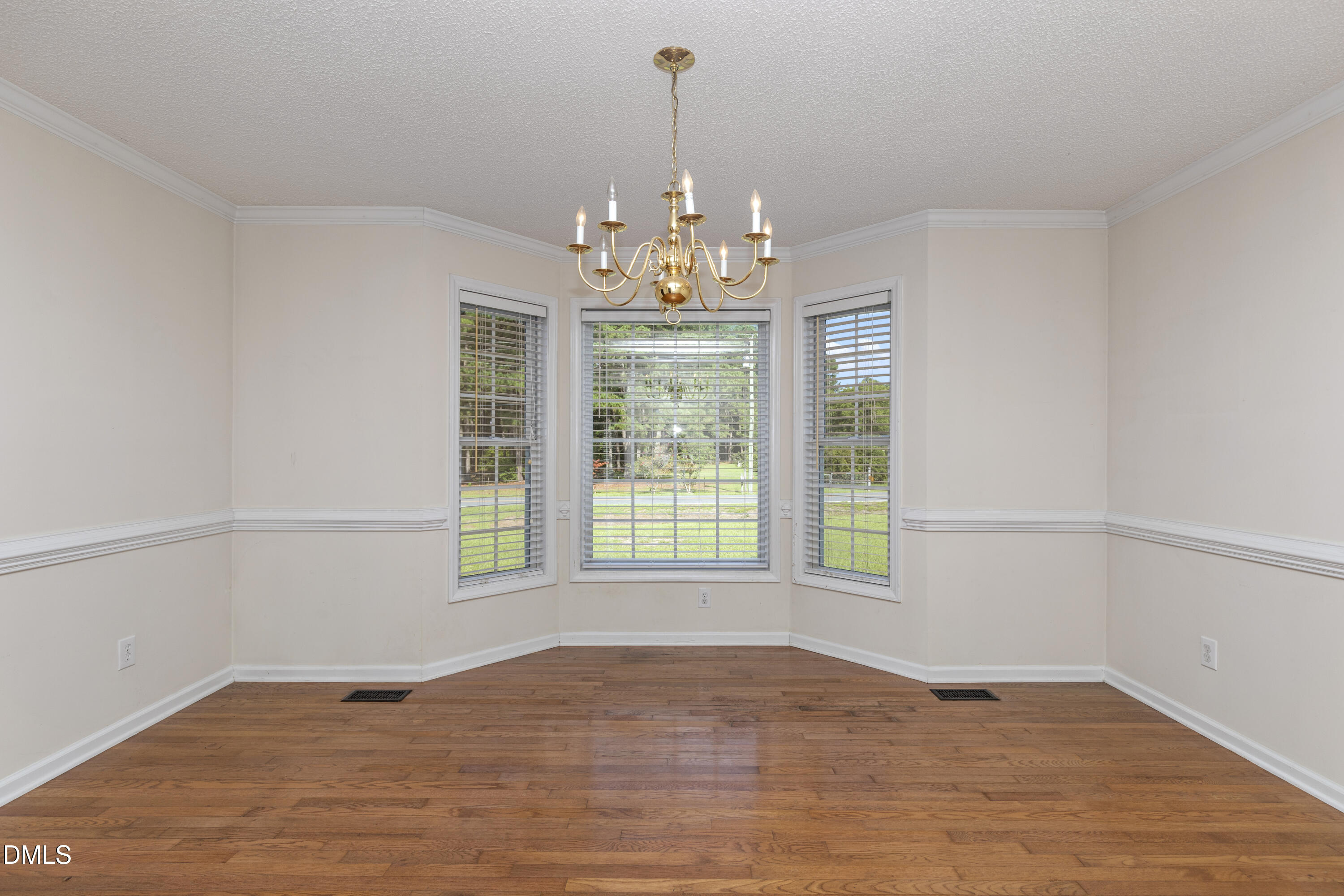 24 Courtney Lane Property Photo 2