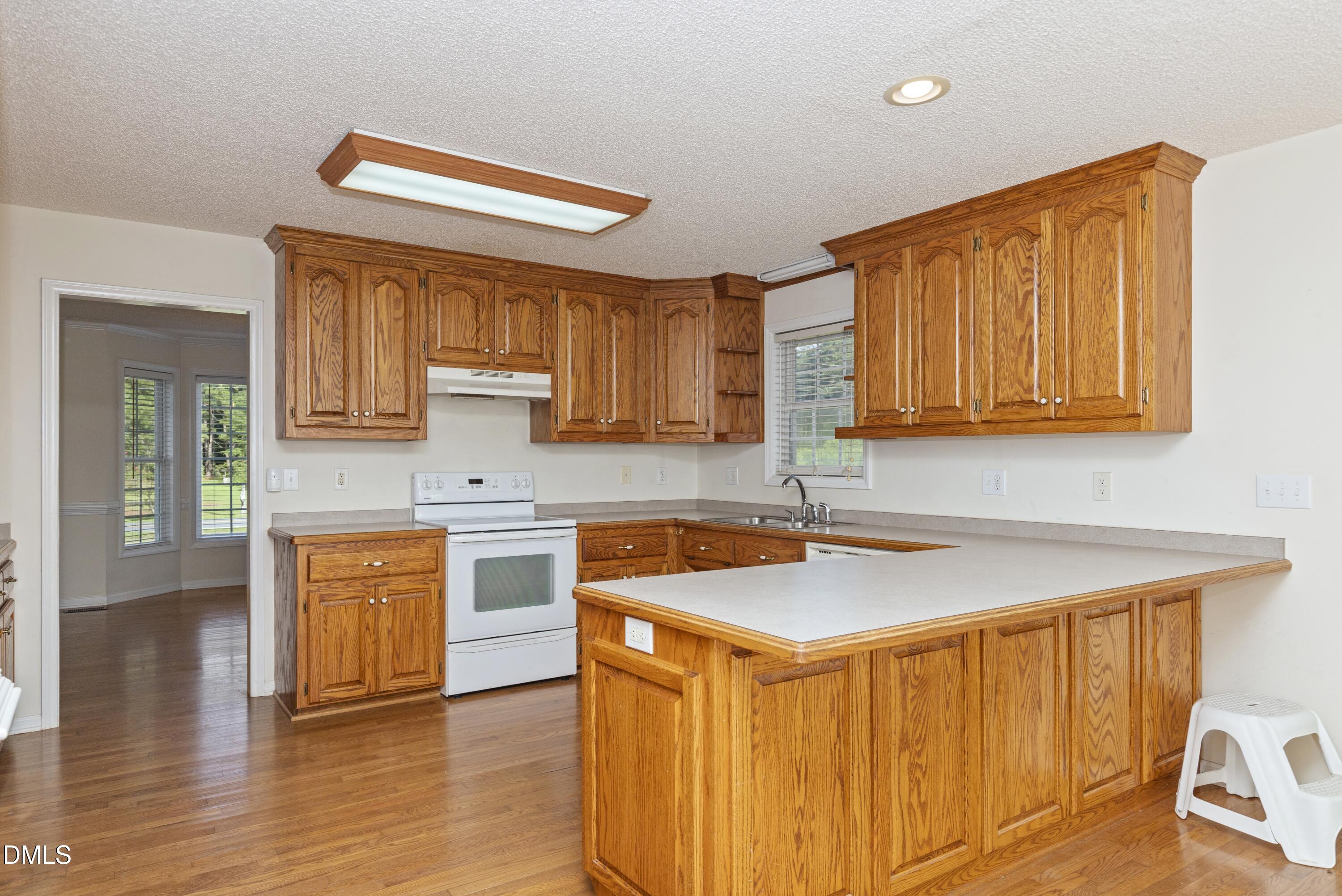 24 Courtney Lane Property Photo 5