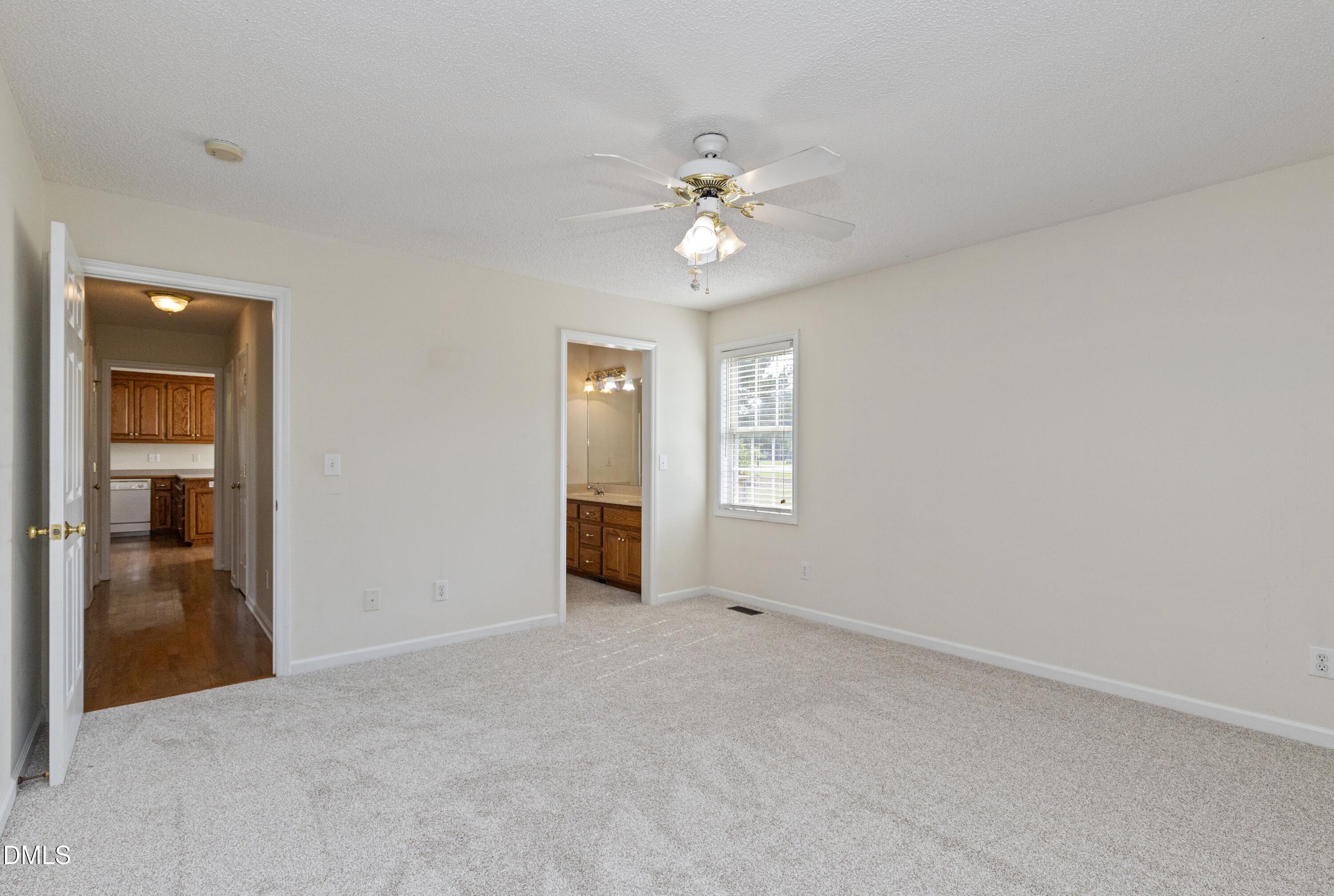 24 Courtney Lane Property Photo 7