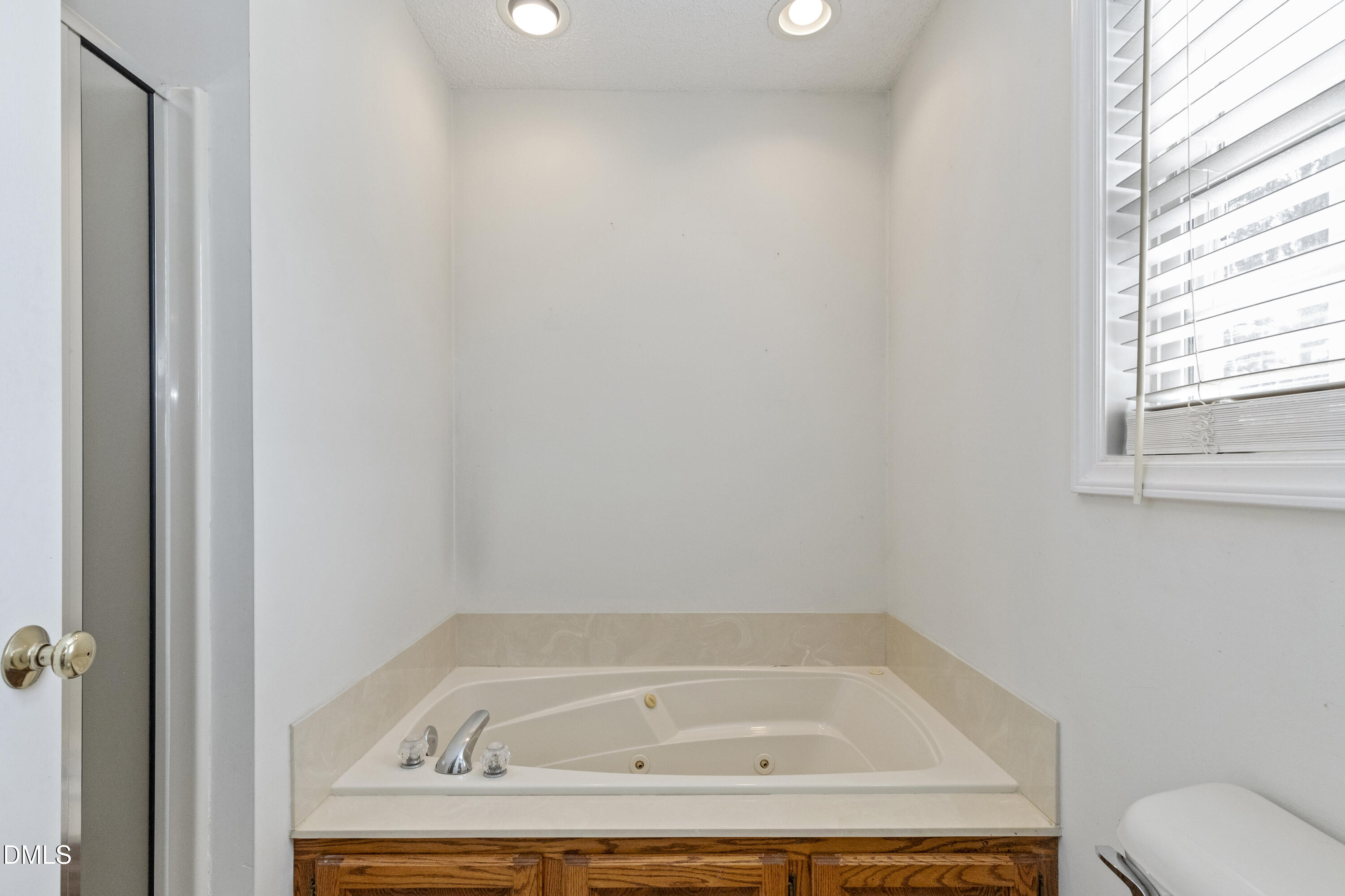 24 Courtney Lane Property Photo 11