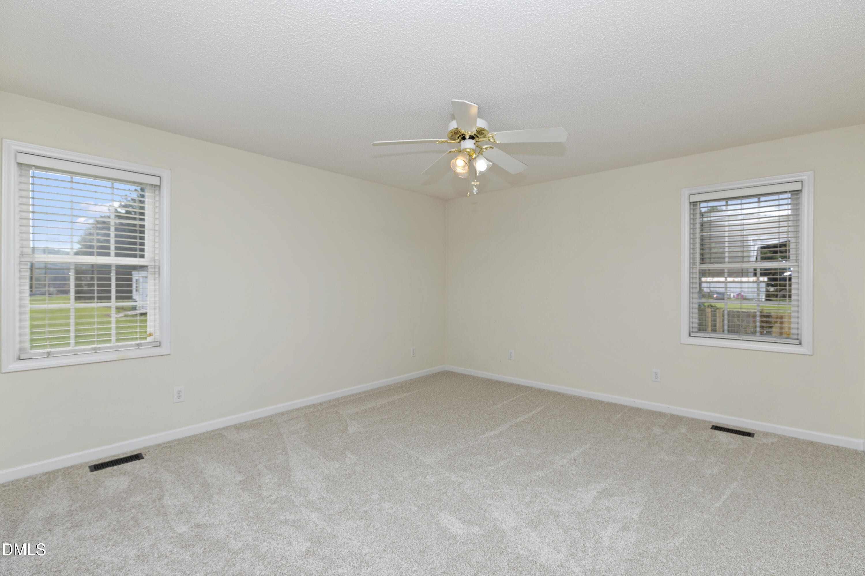 24 Courtney Lane Property Photo 16