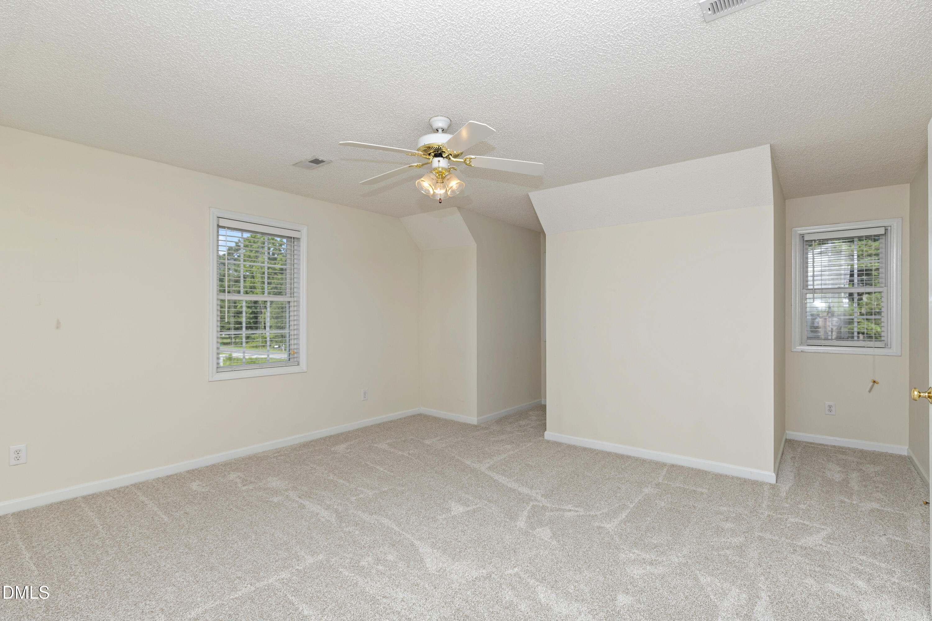 24 Courtney Lane Property Photo 17
