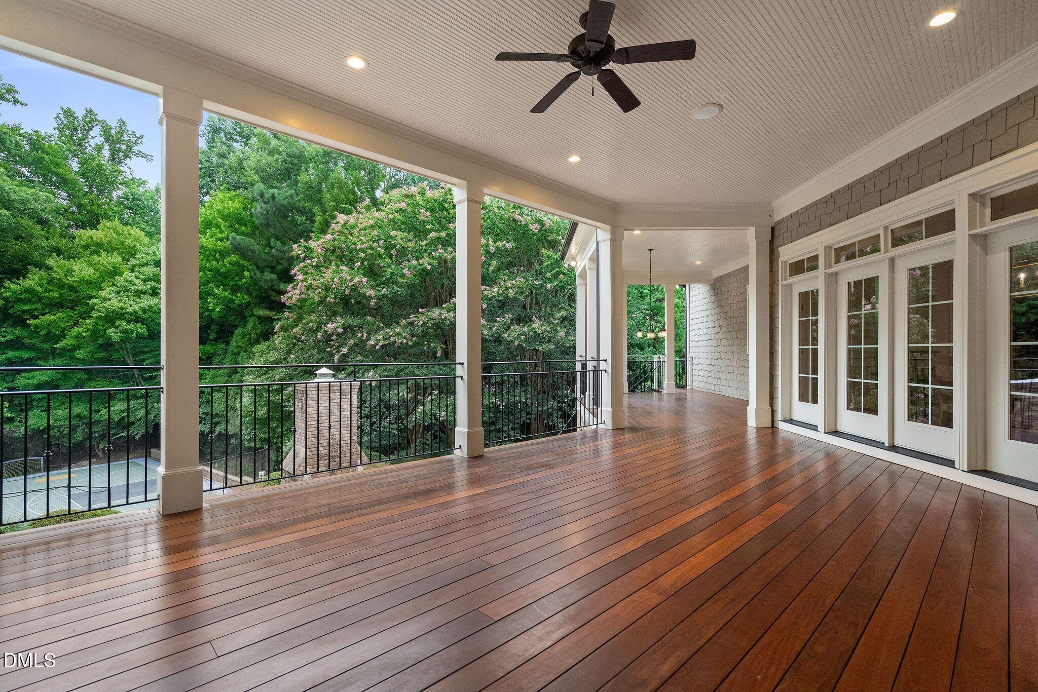 1024 Stradshire Drive Property Photo 10
