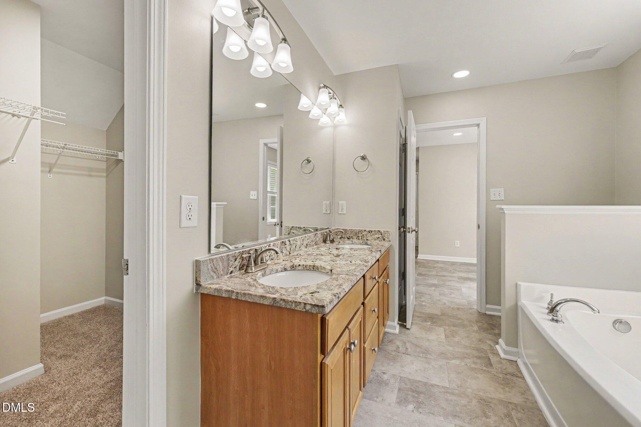 122 Rustic Lane Property Photo 8