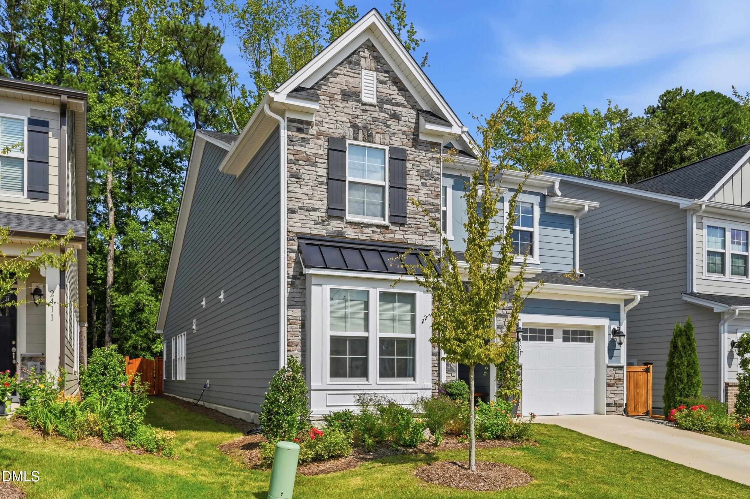 2501 Maplemere Court Property Photo 4