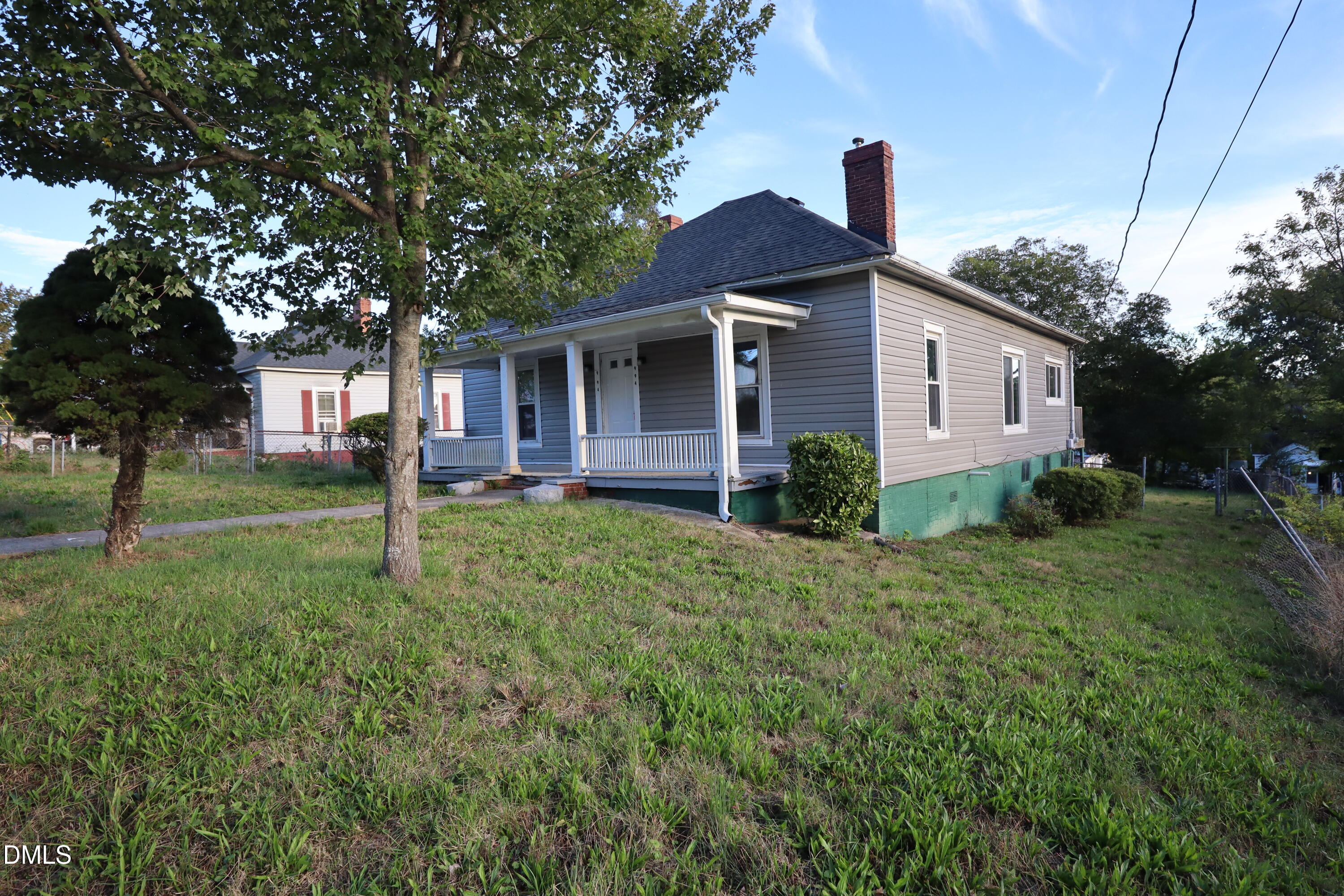 994 Burton Street Property Photo 2