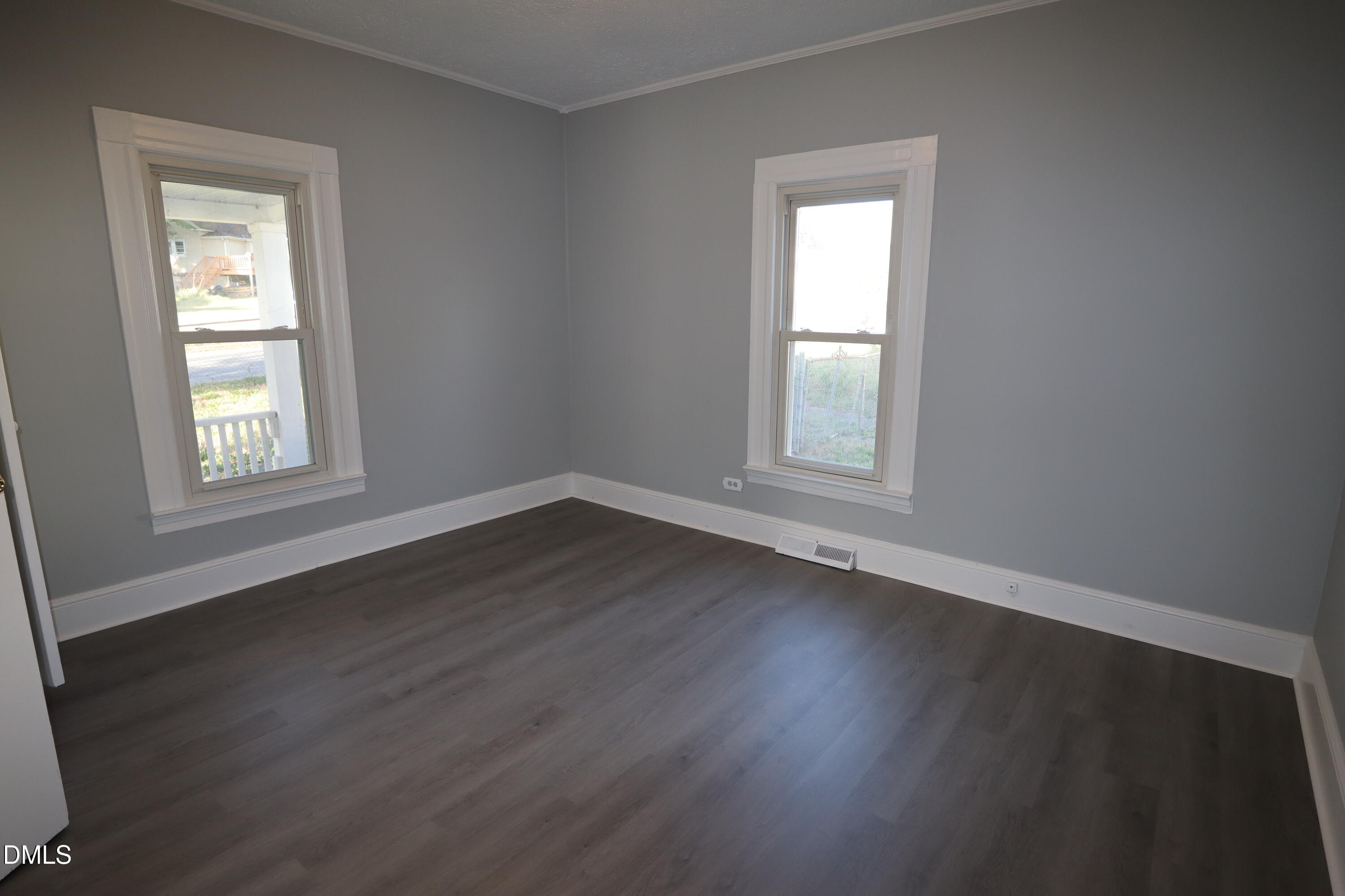 994 Burton Street Property Photo 5