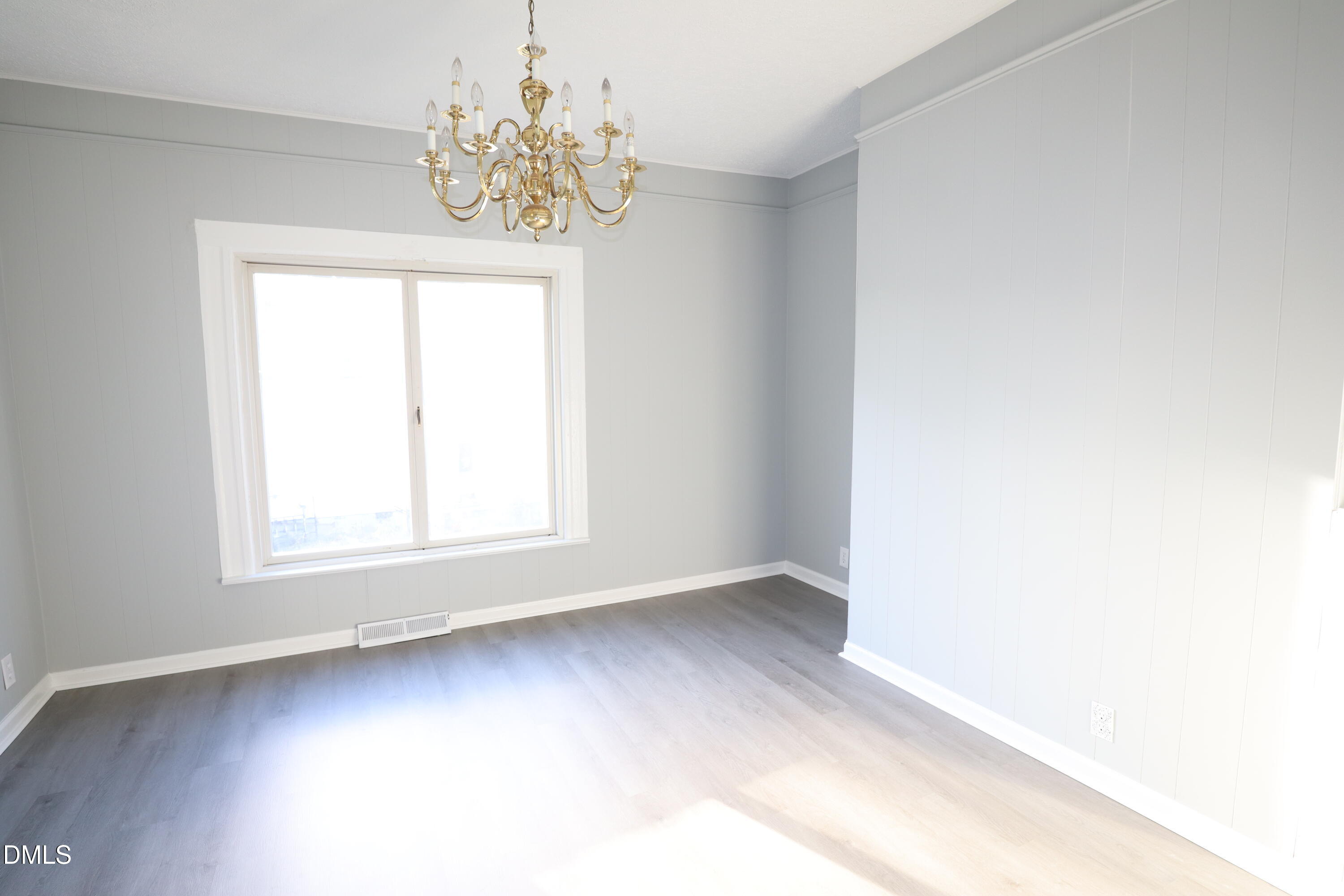 994 Burton Street Property Photo 8