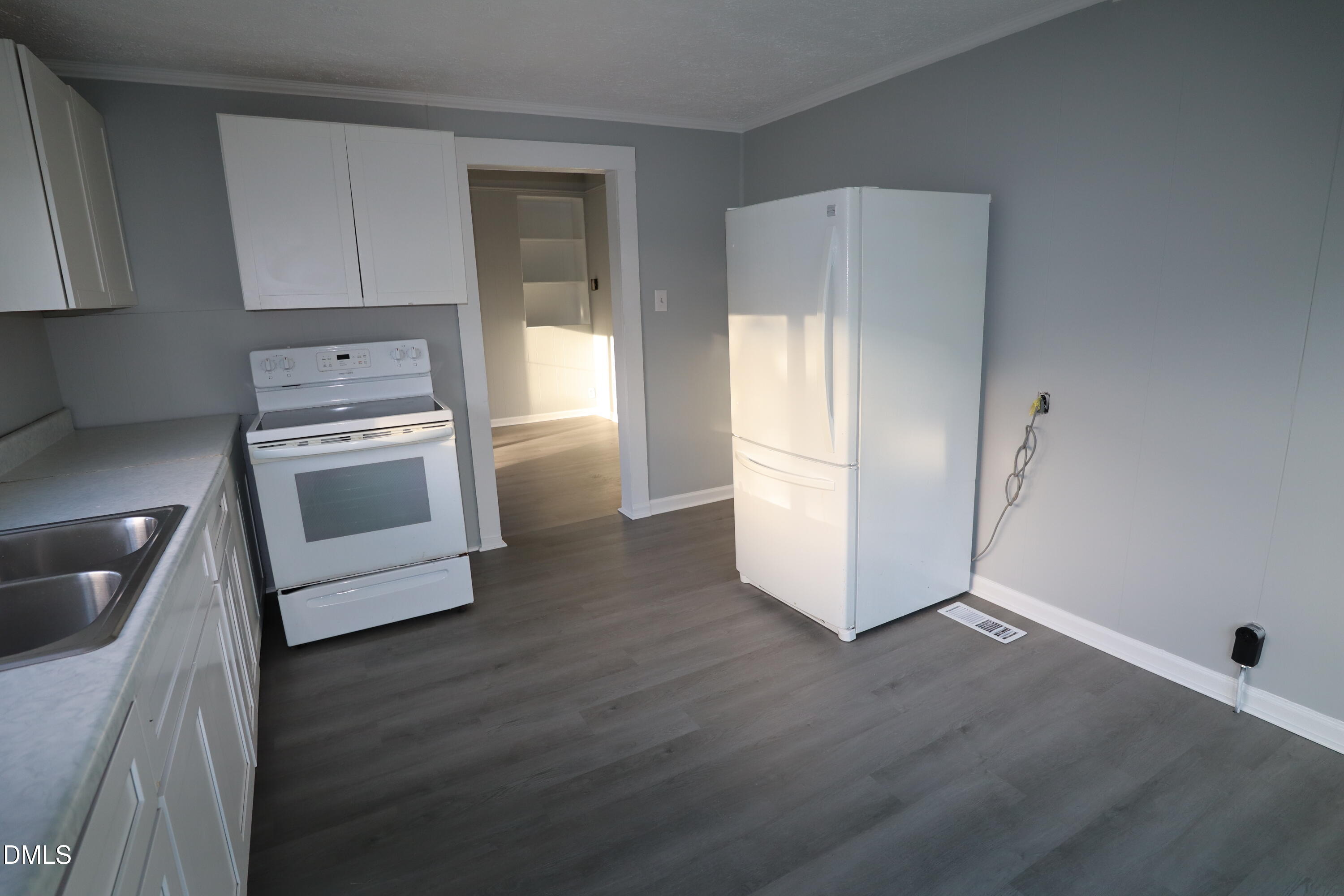 994 Burton Street Property Photo 15
