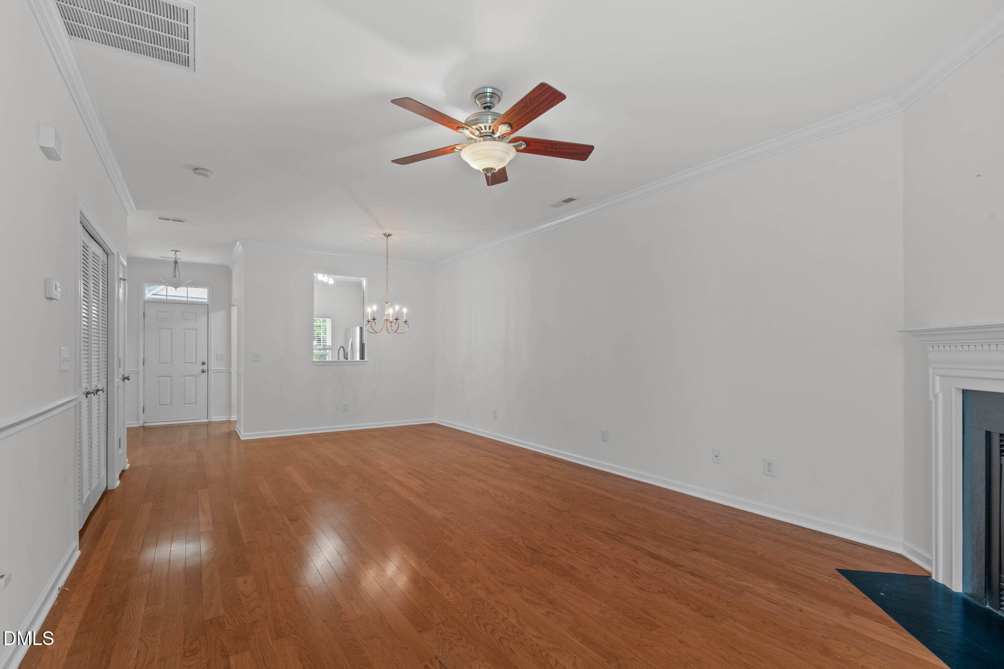 631 Whitetail Creek Way Property Photo 10