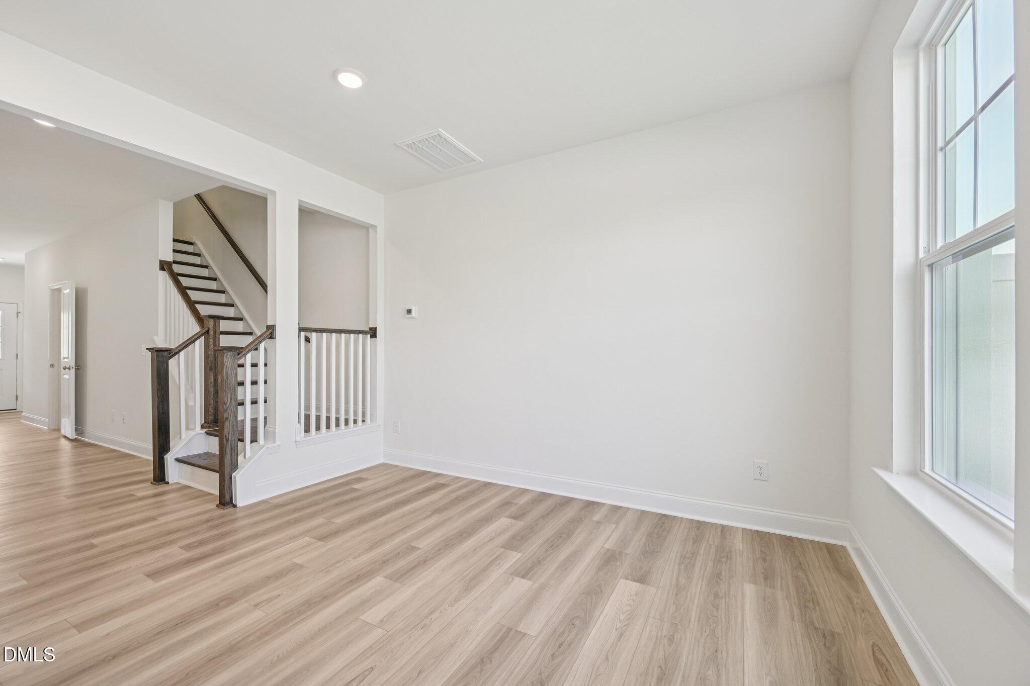 658 Sefton Park Drive Property Photo 2