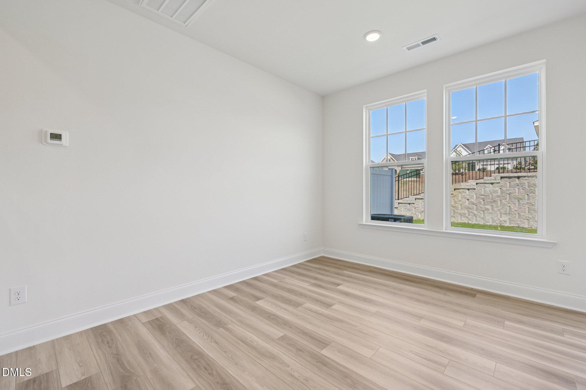 658 Sefton Park Drive Property Photo 6