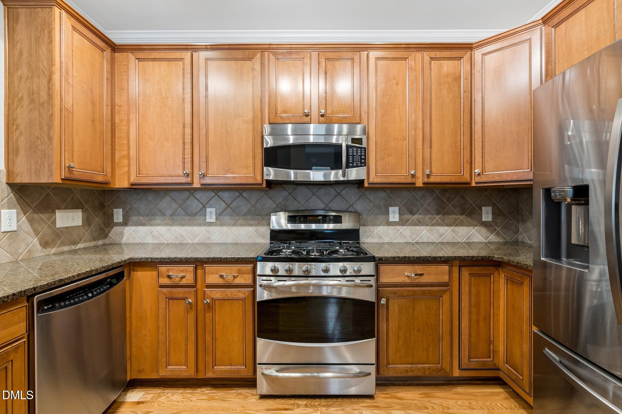 6140 Braidwood Court Property Photo 10