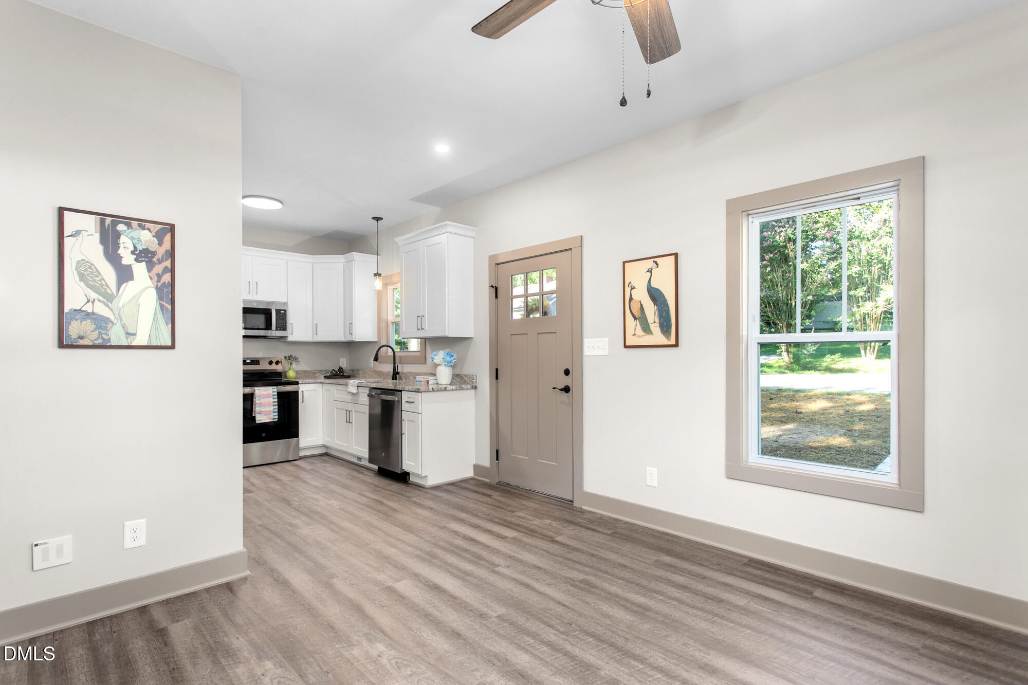 1305 E Willowbrook Drive Property Photo 11