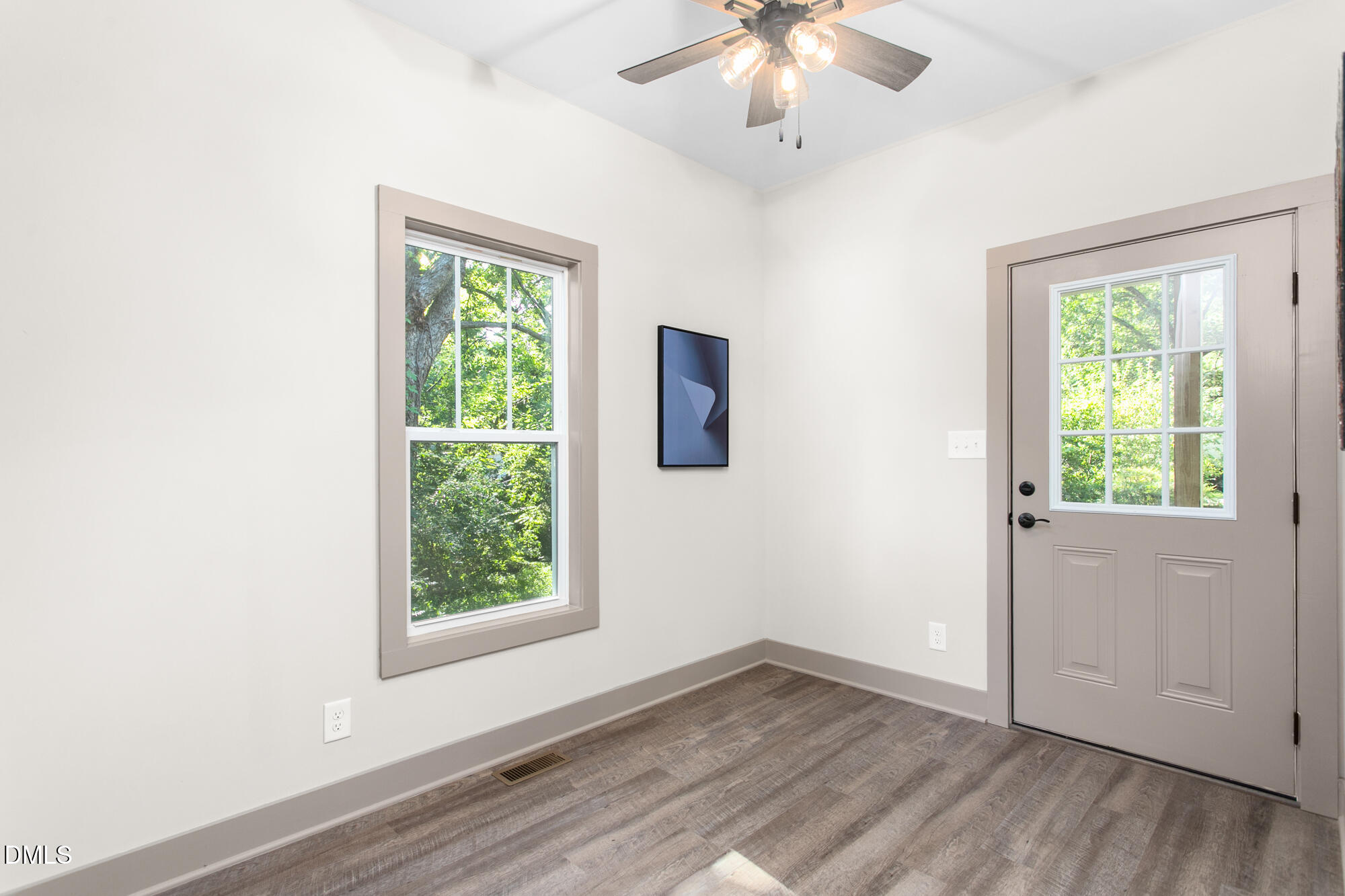 1305 E Willowbrook Drive Property Photo 12