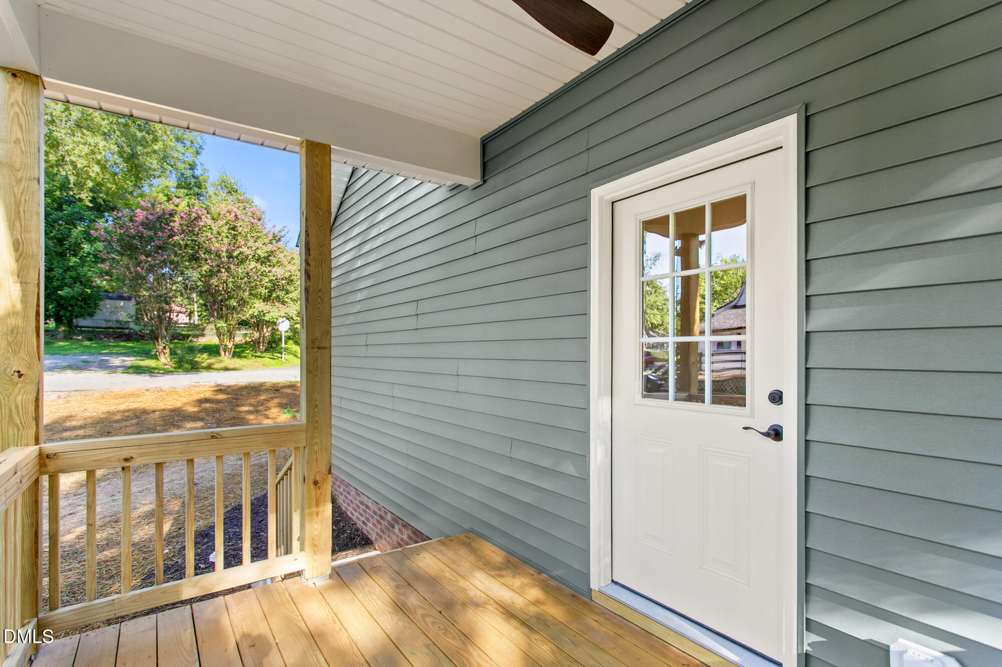 1305 E Willowbrook Drive Property Photo 18