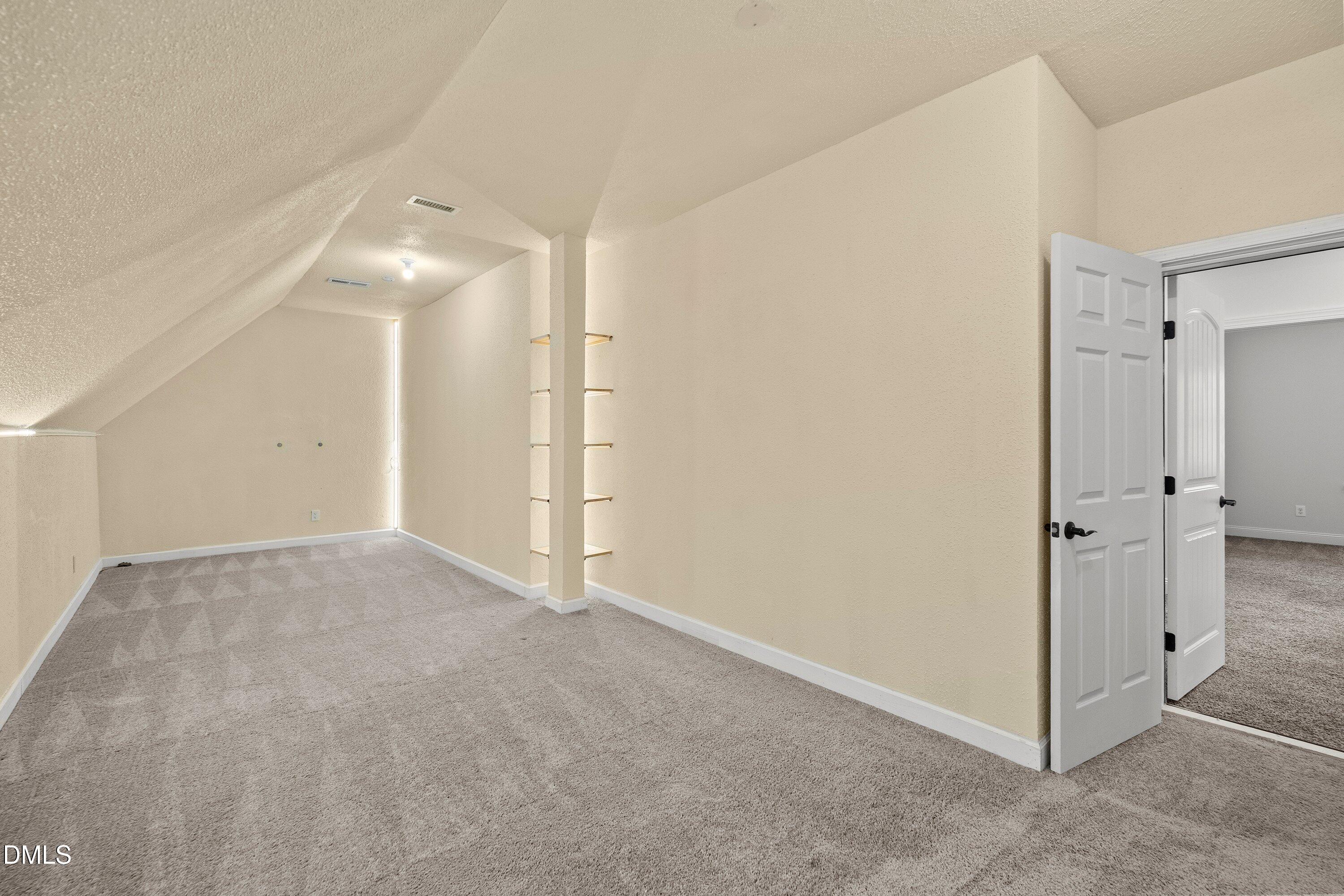 308 Stearns Way Property Photo 41
