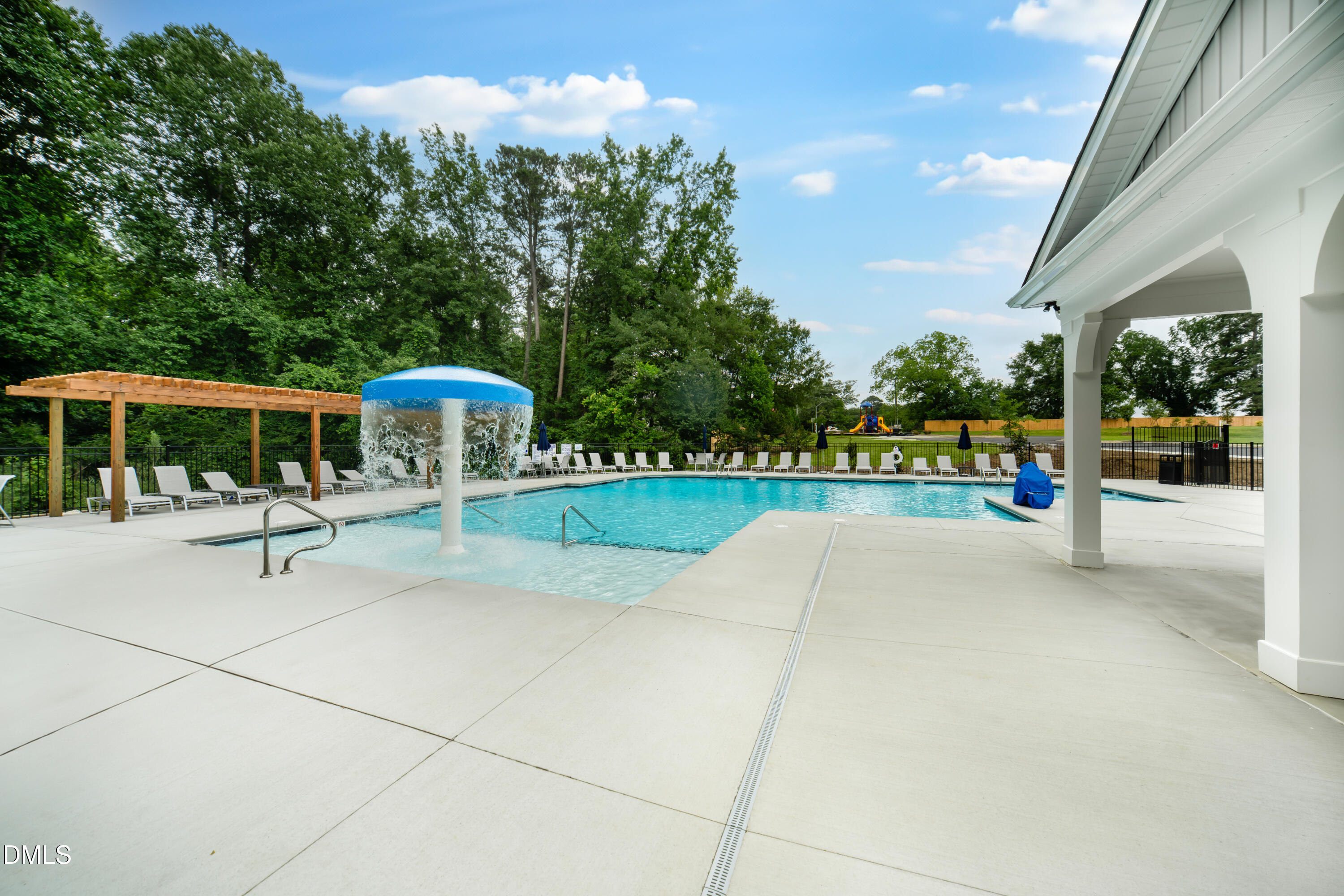 1041 Red Finch Way Property Photo 41