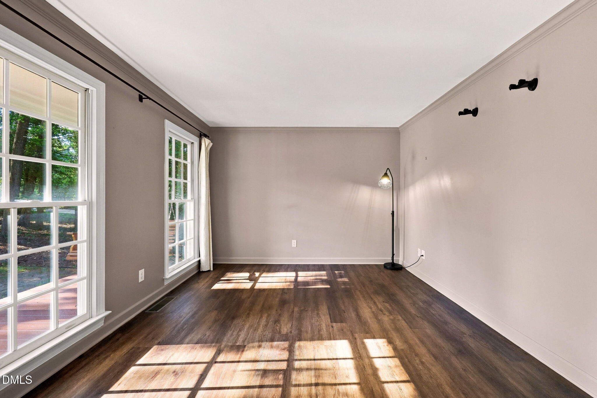 6104 King Croydon Court Property Photo 12