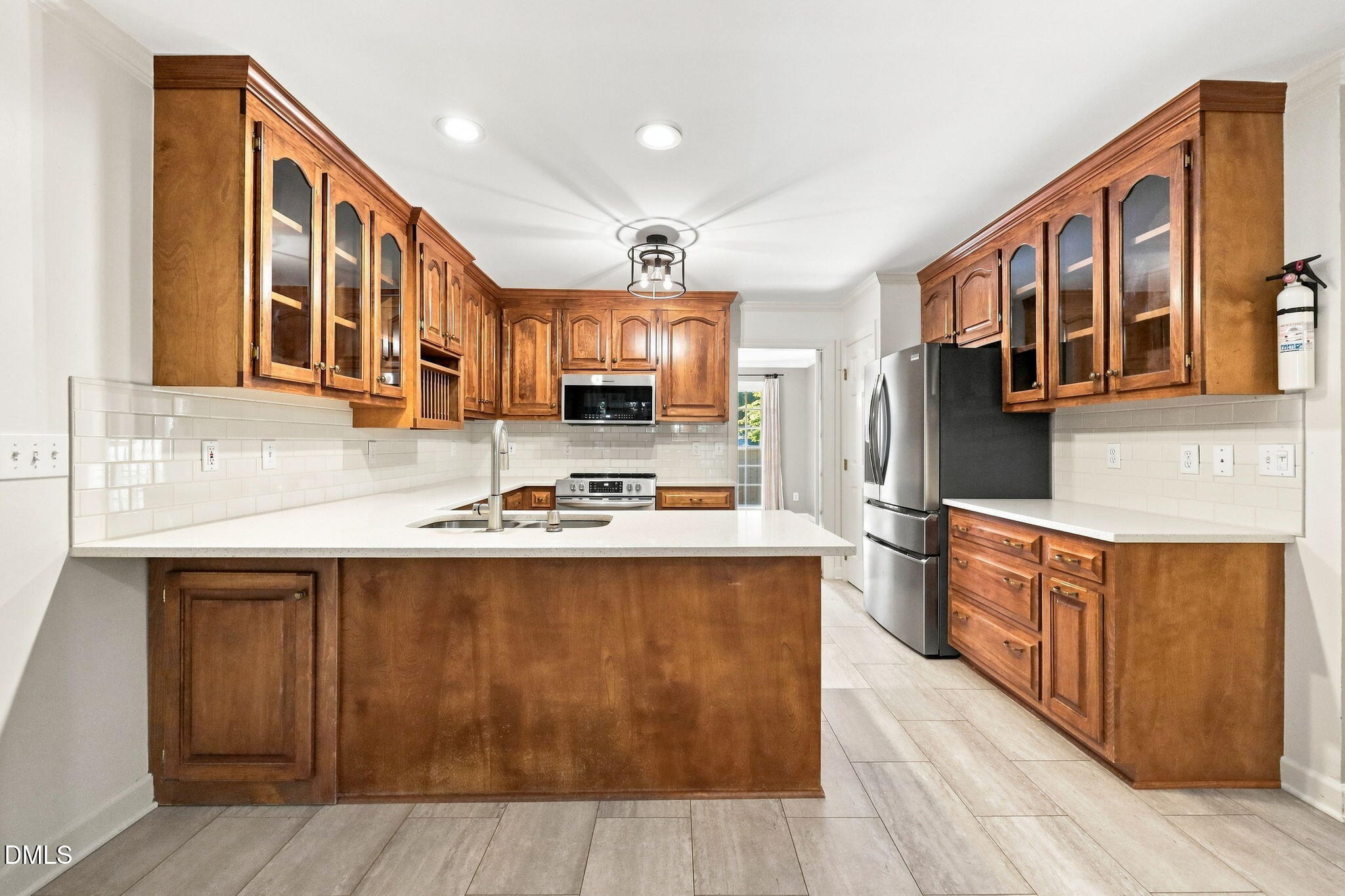6104 King Croydon Court Property Photo 13