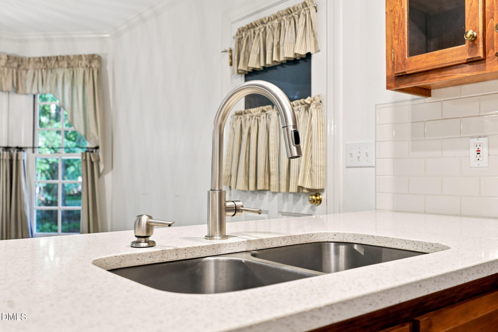 6104 King Croydon Court Property Photo 16