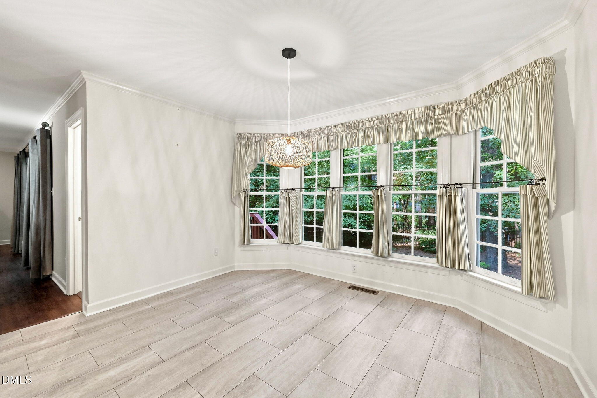 6104 King Croydon Court Property Photo 19