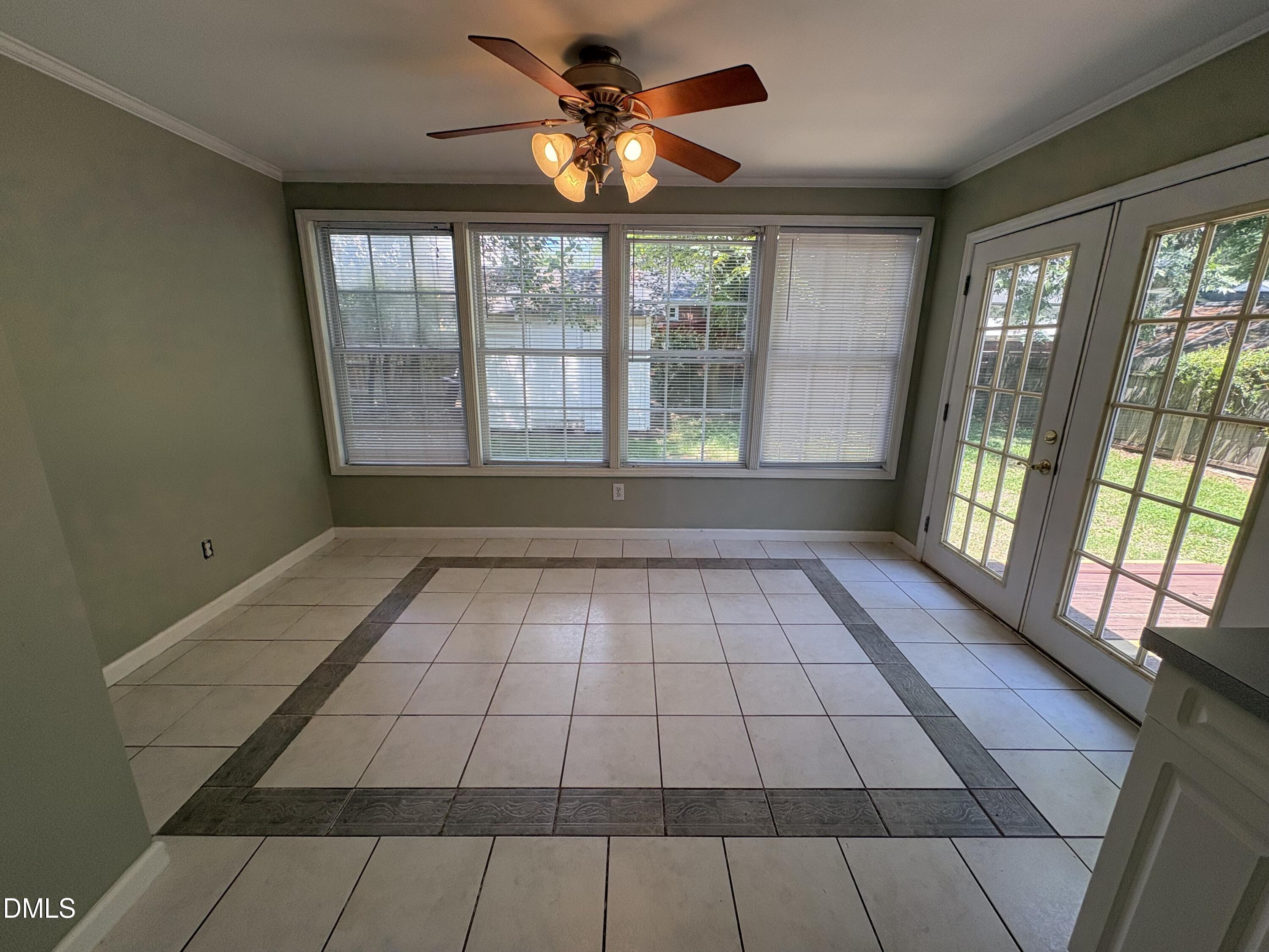 727 New Road Property Photo 5